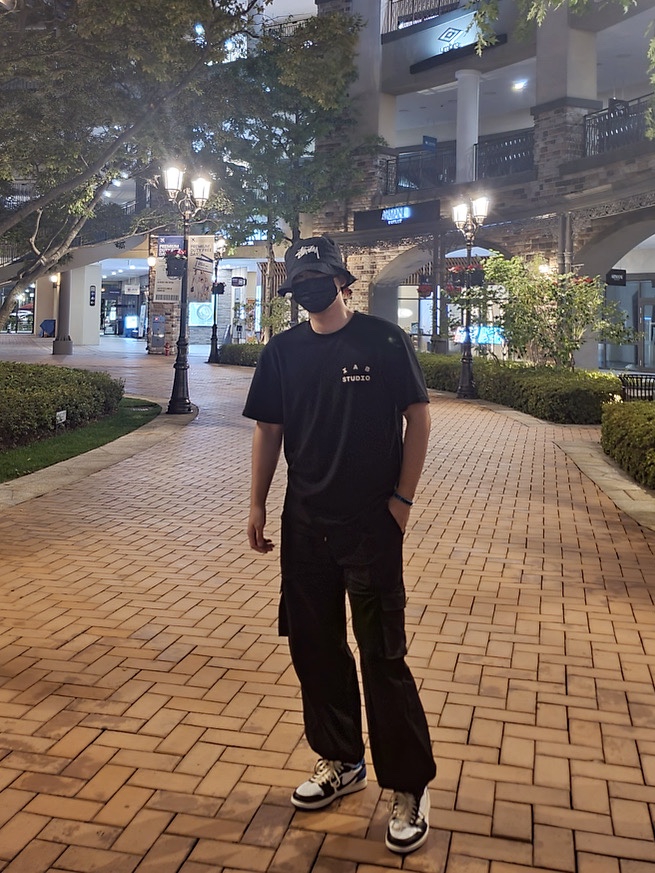 Nike x Stussy Bucket Hat Black, IAB Studio Black Glow T-Shirt 착용 스타일
