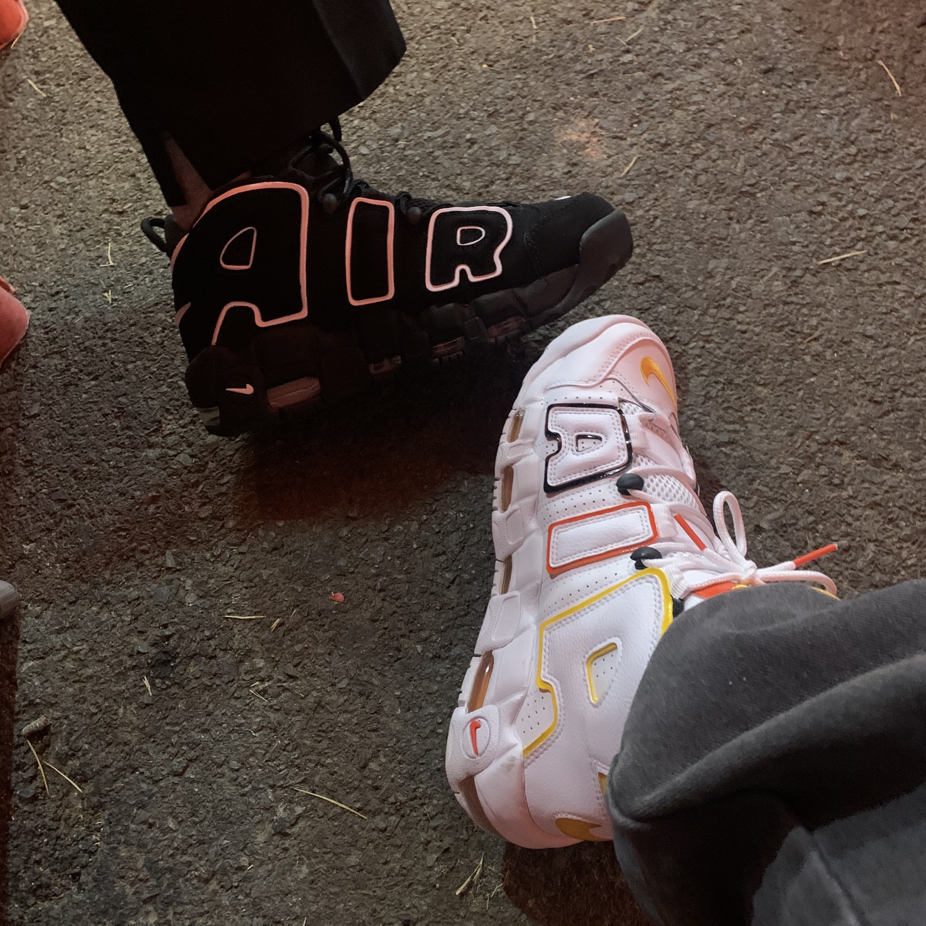 Nike Air More Uptempo Rayguns, Nike Air More Uptempo Black White 2020 착용 스타일