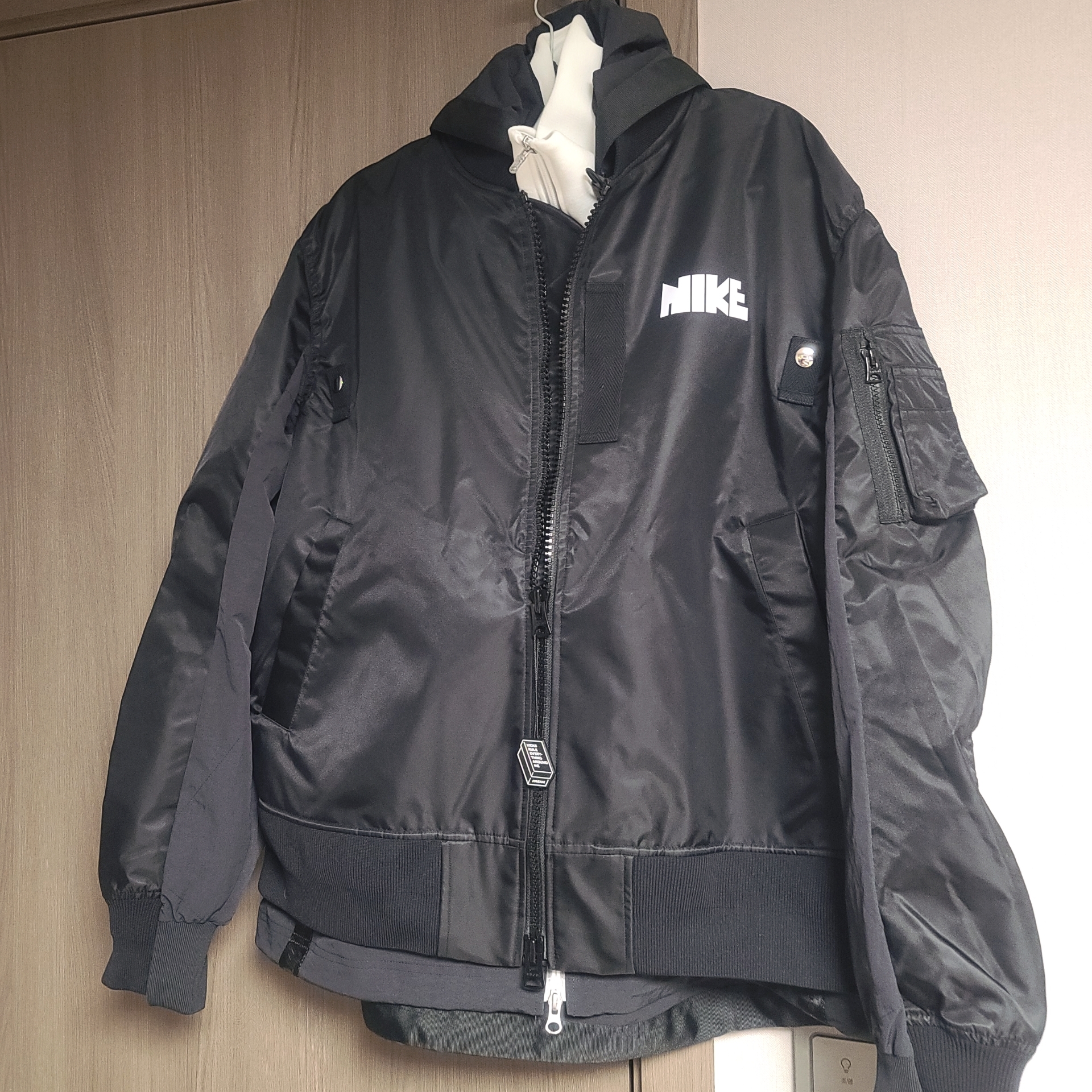 Nike x Sacai NRG Layered Bomber Jacket Black - US/EU 착용 스타일