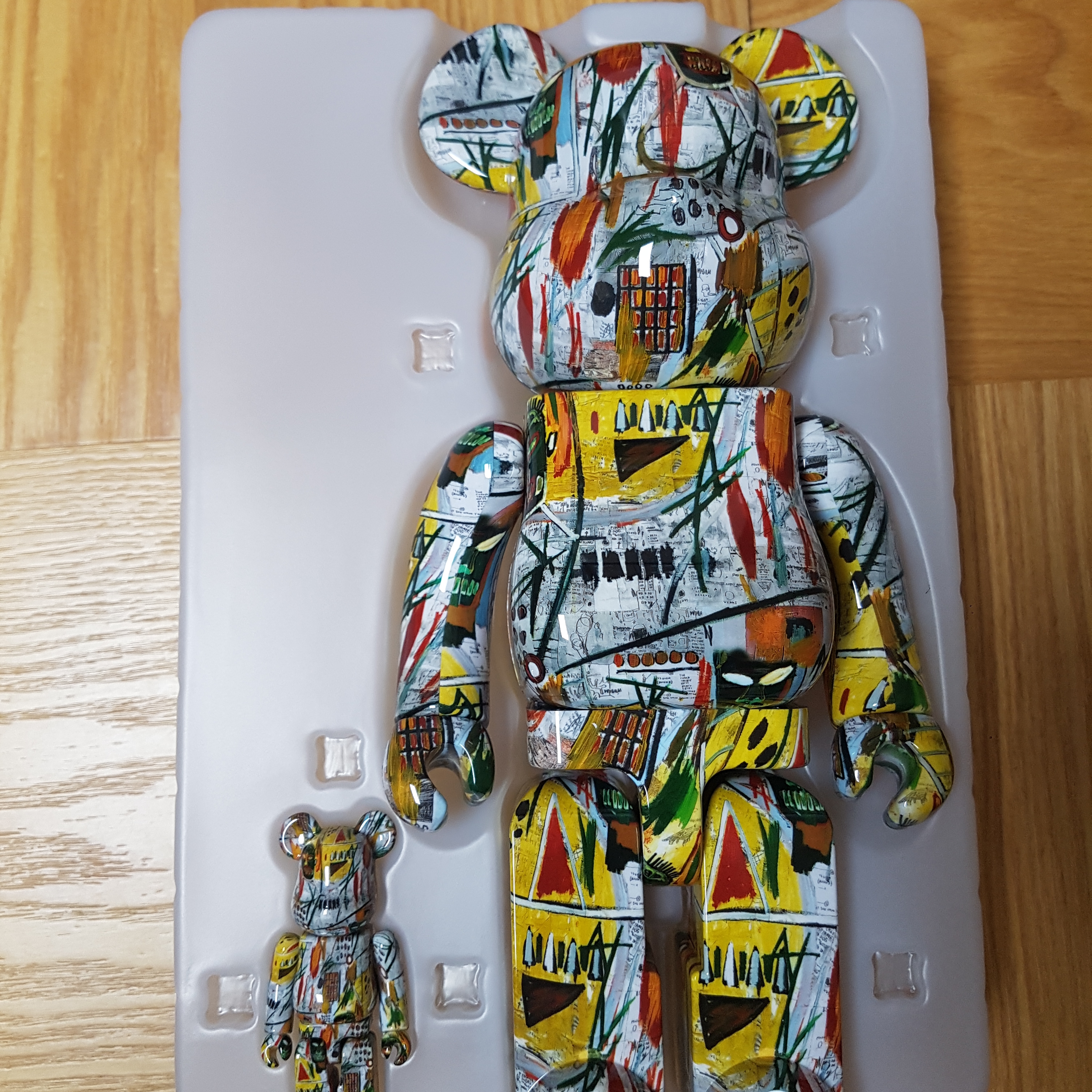 Bearbrick Jean-Michel Basquiat #1 100% & 400% Set 착용 스타일
