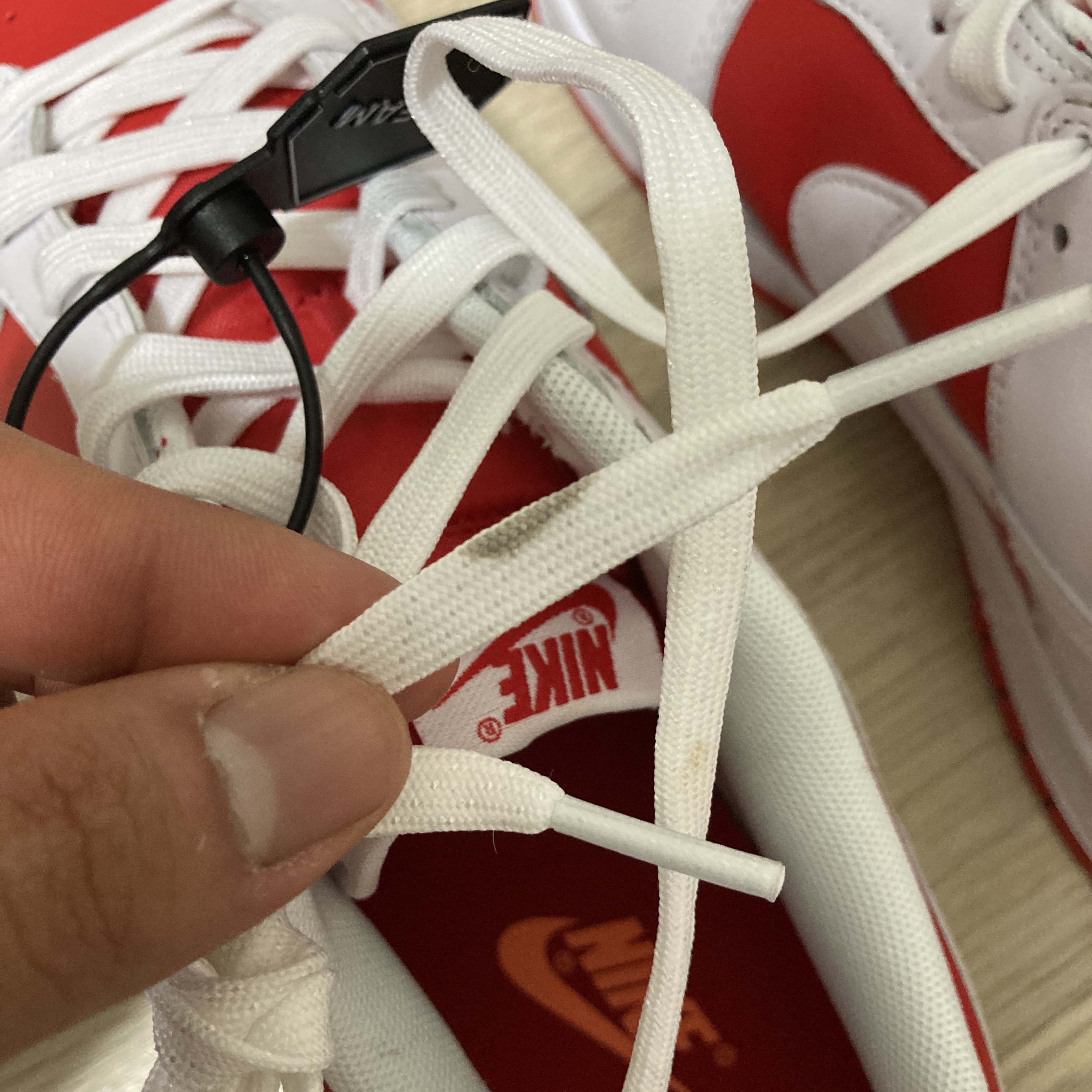 Nike Dunk Low Retro Championship Red 착용 스타일 - 1
