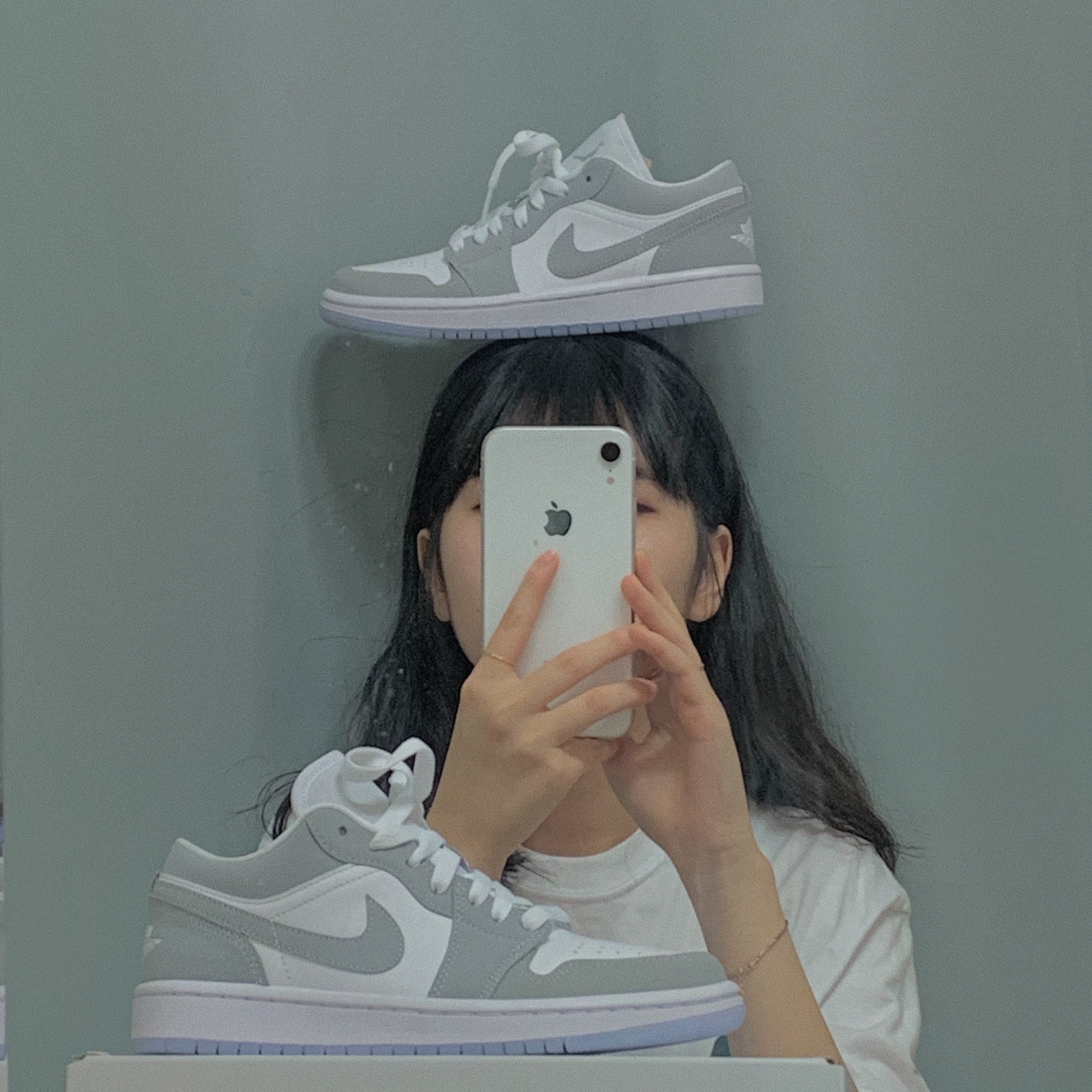 (W) Jordan 1 Low White Wolf Grey 착용 스타일 - 1