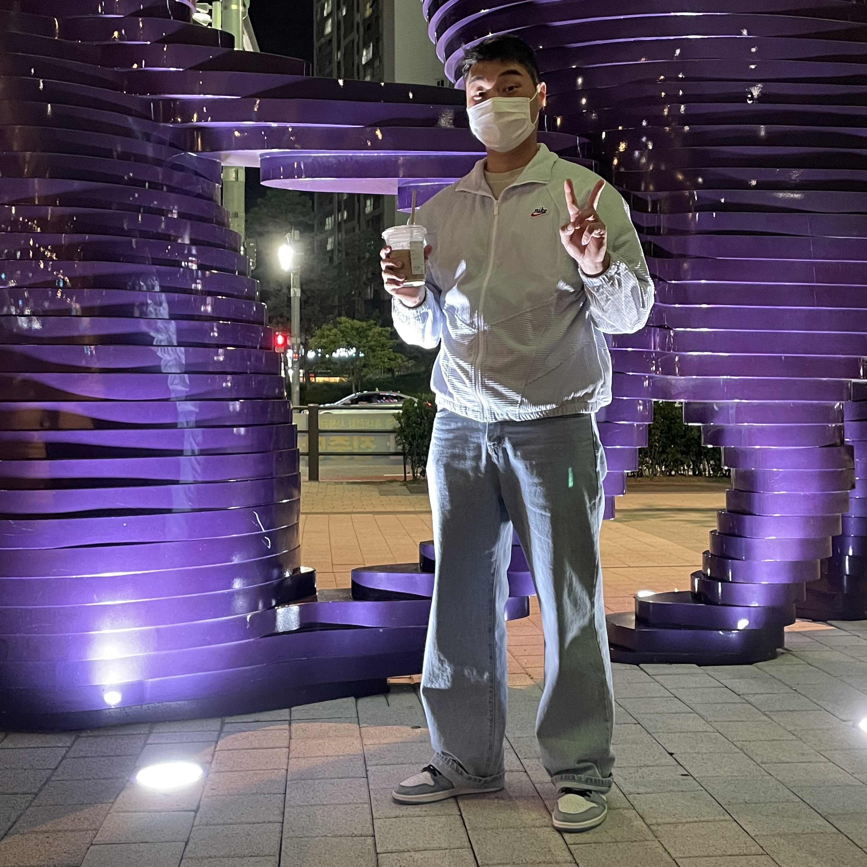 Jordan 1 Retro High OG University Blue 착용 스타일 - 2