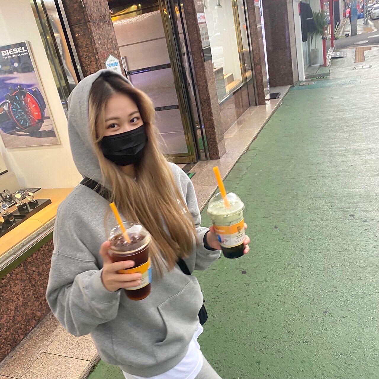IAB Studio Hoodie Gray - 21SS, Stussy World Tour T-Shirt White 착용 스타일 - 2