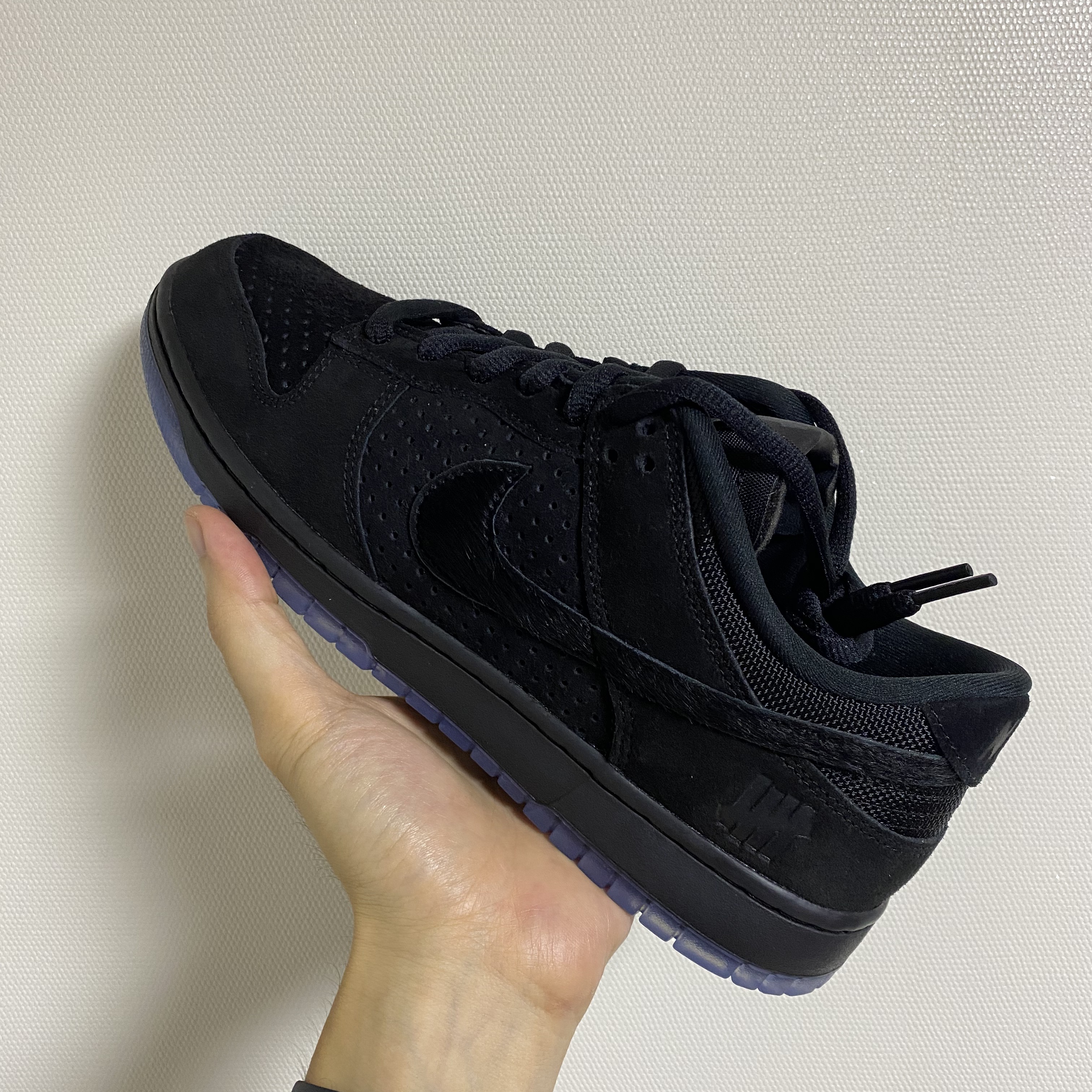 Nike x Undefeated Dunk Low SP 5 On It Black 착용 스타일