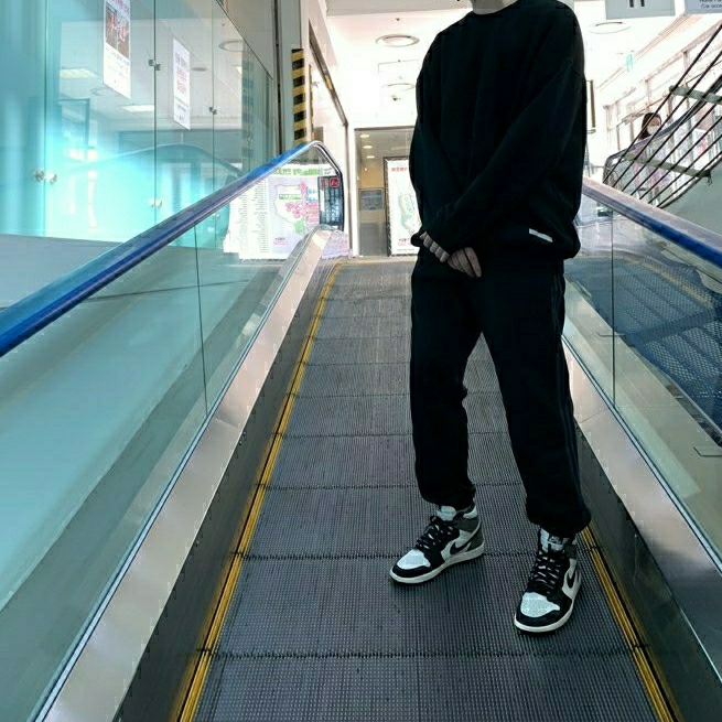 Jordan 1 Retro High OG Black Mocha 착용 스타일
