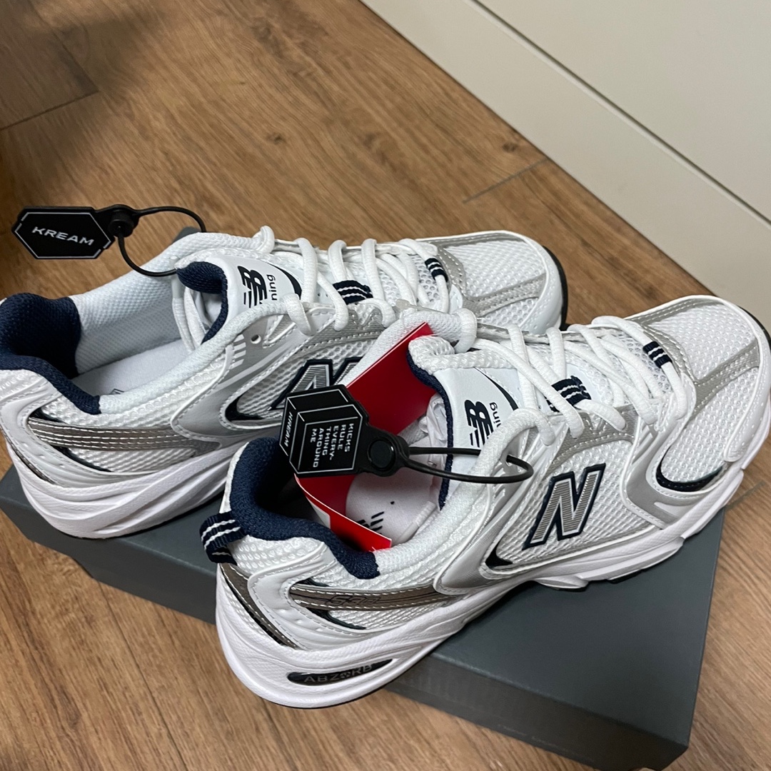 New Balance 530 White 착용 스타일 - 2