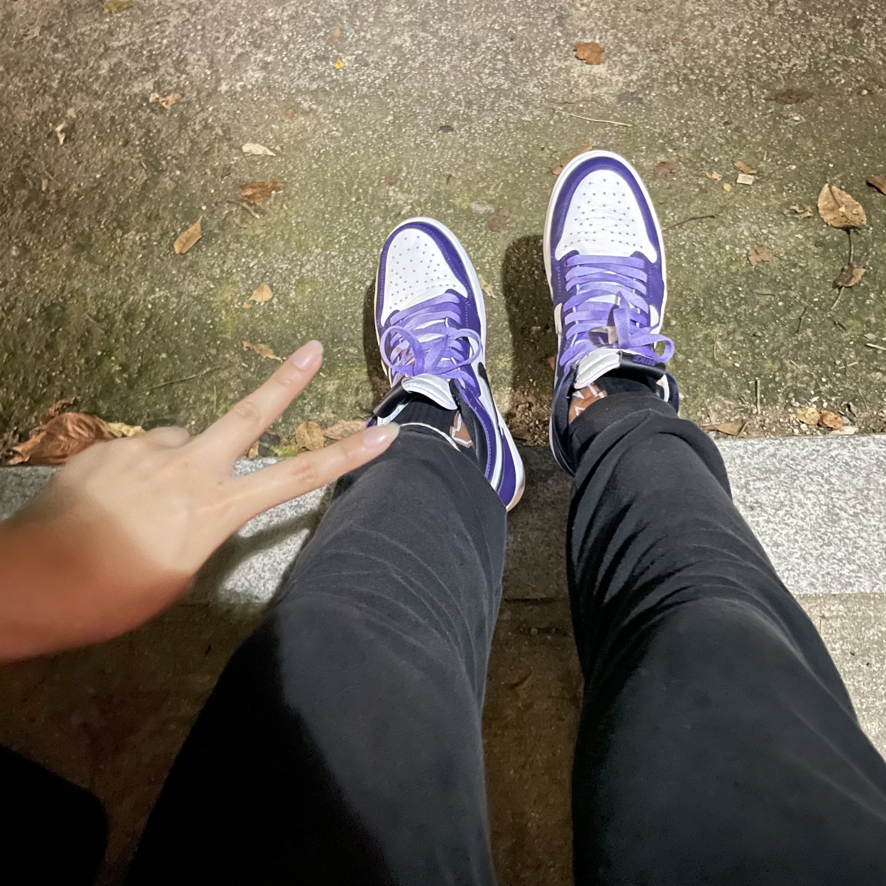 Jordan 1 Retro High OG Court Purple 2020 착용 스타일 - 3