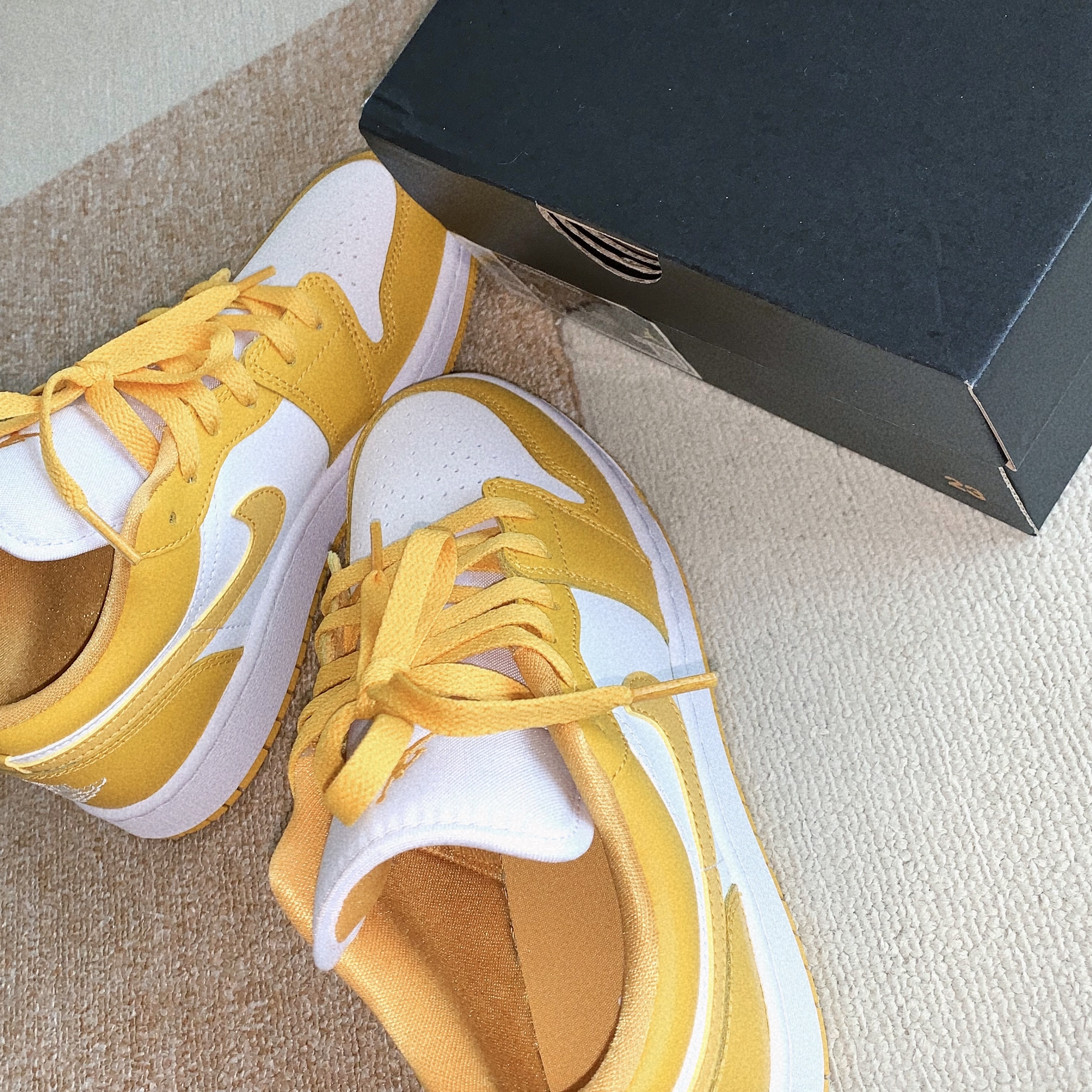 (GS) Jordan 1 Low Pollen 착용 스타일 - 1