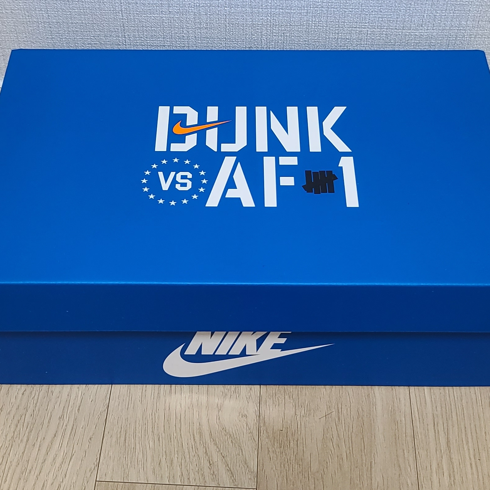 Nike x Undefeated Dunk Low SP 5 On It Black 착용 스타일 - 3