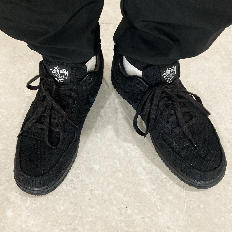 Nike M NRG Solo Swoosh Track Pants Black - Asia, Nike x Stussy Air Force 1 Low Triple Black 착용 스타일