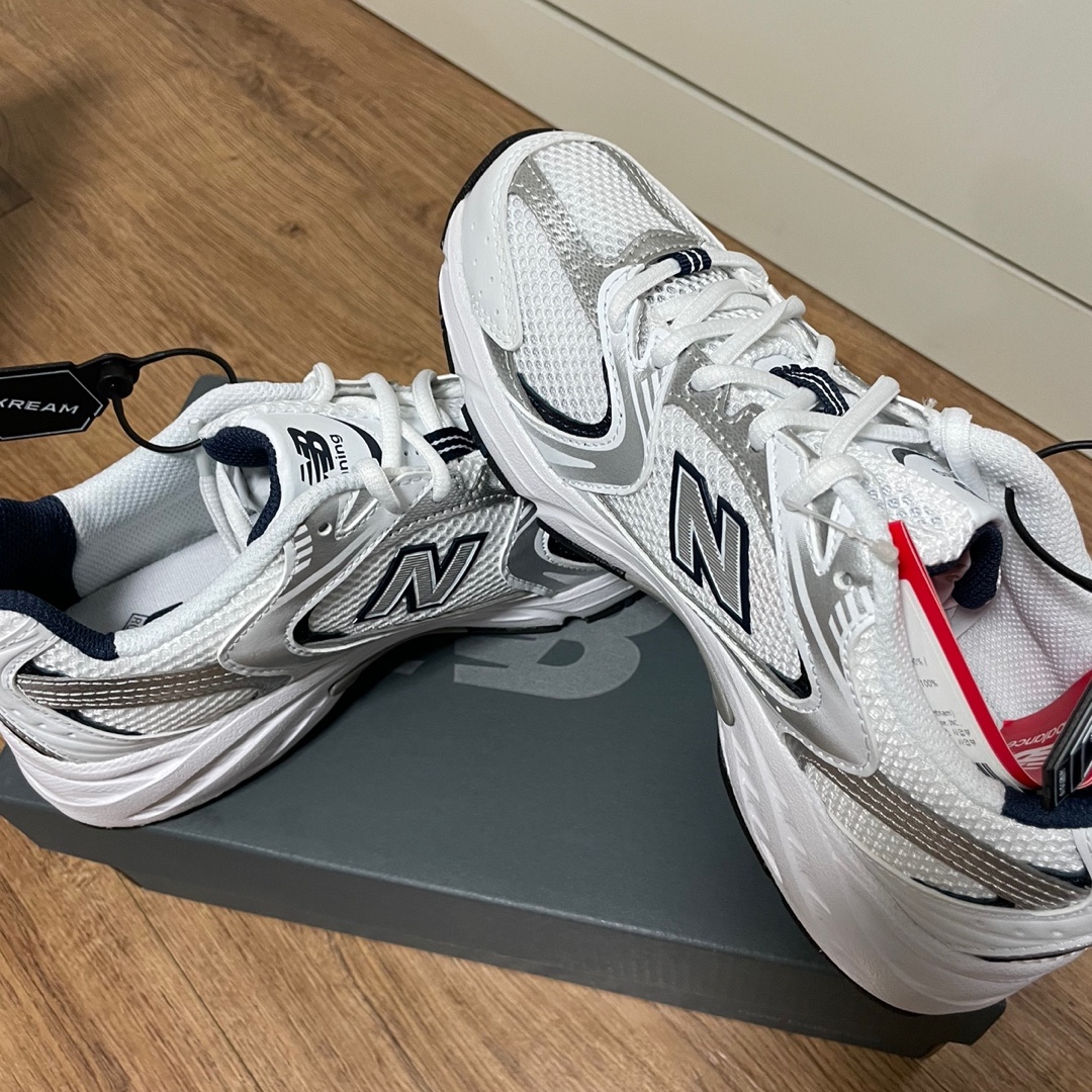 New Balance 530 White 착용 스타일 - 3