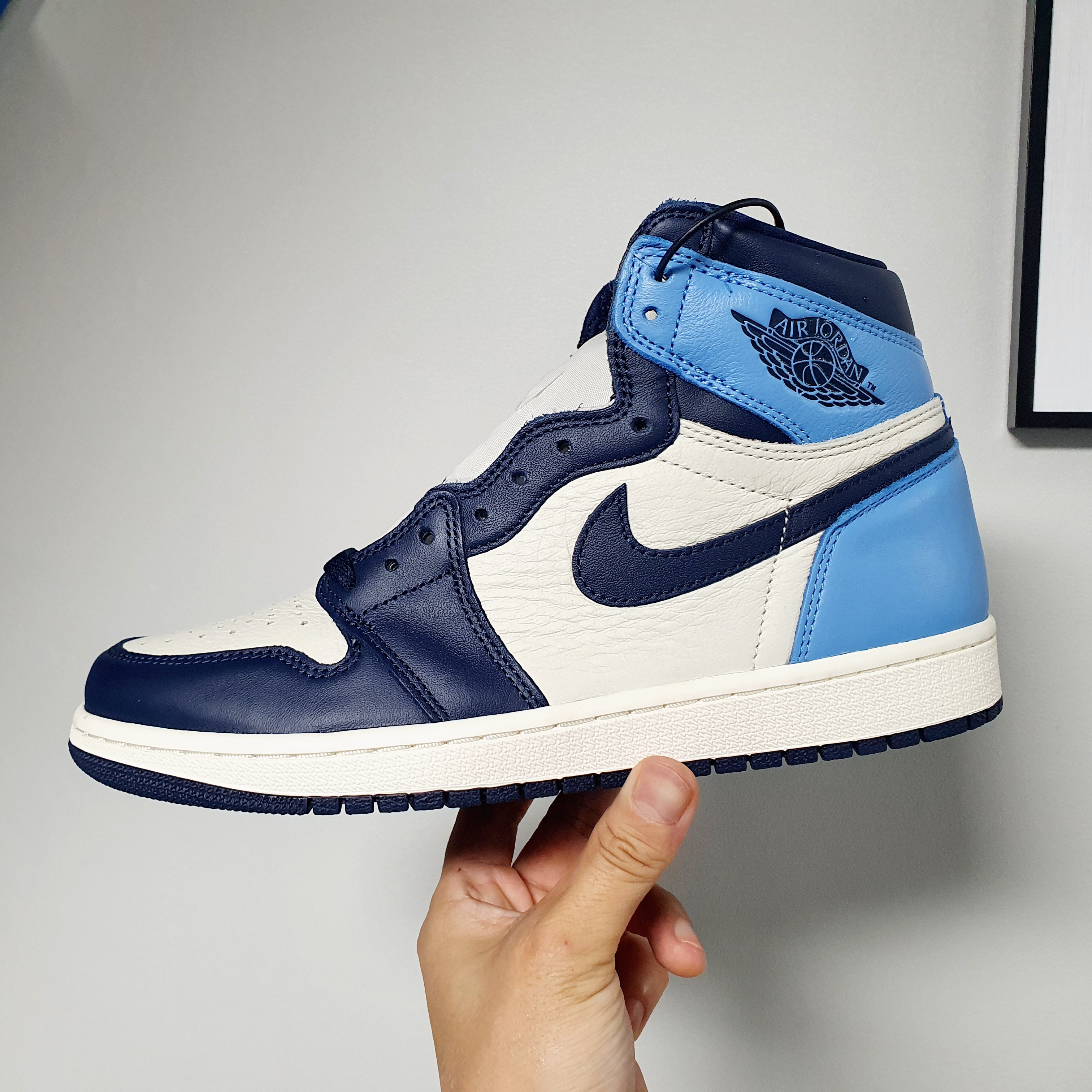 Jordan 1 Retro High Obsidian UNC 착용 스타일 - 1