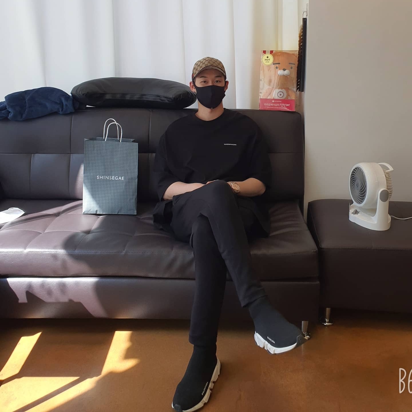 Balenciaga Speed Trainer Black White 2019 착용 스타일
