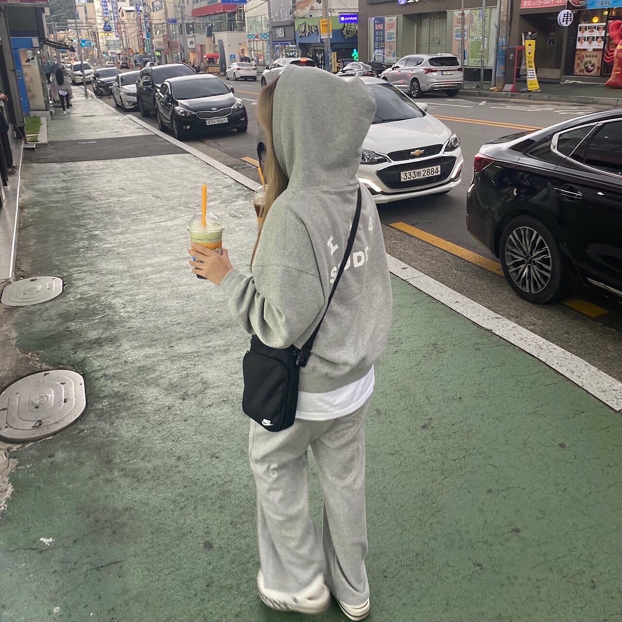 IAB Studio Hoodie Gray - 21SS, Stussy World Tour T-Shirt White 착용 스타일 - 1