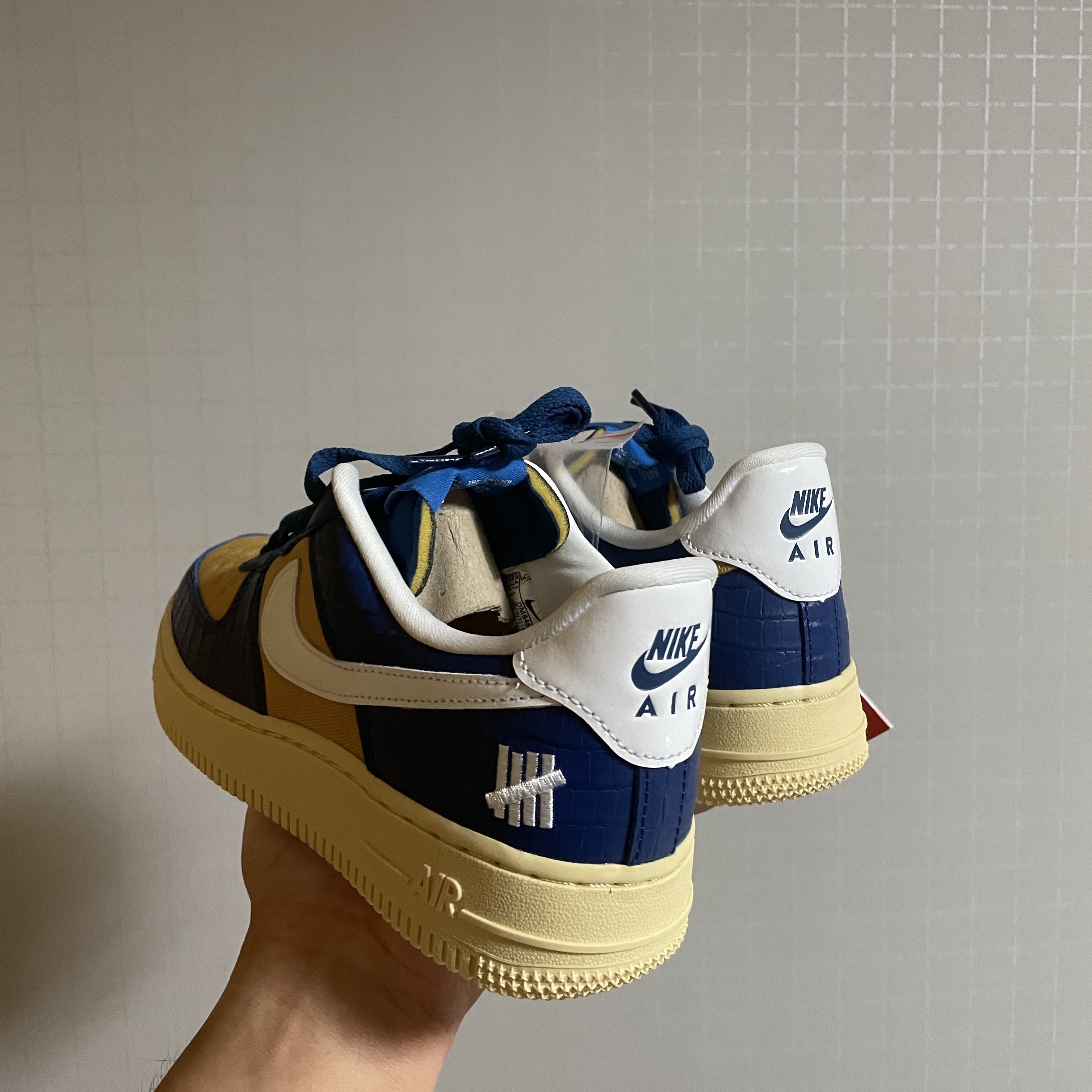 Nike x Undefeated Air Force 1 Low SP 5 On It Court Blue 착용 스타일 - 3