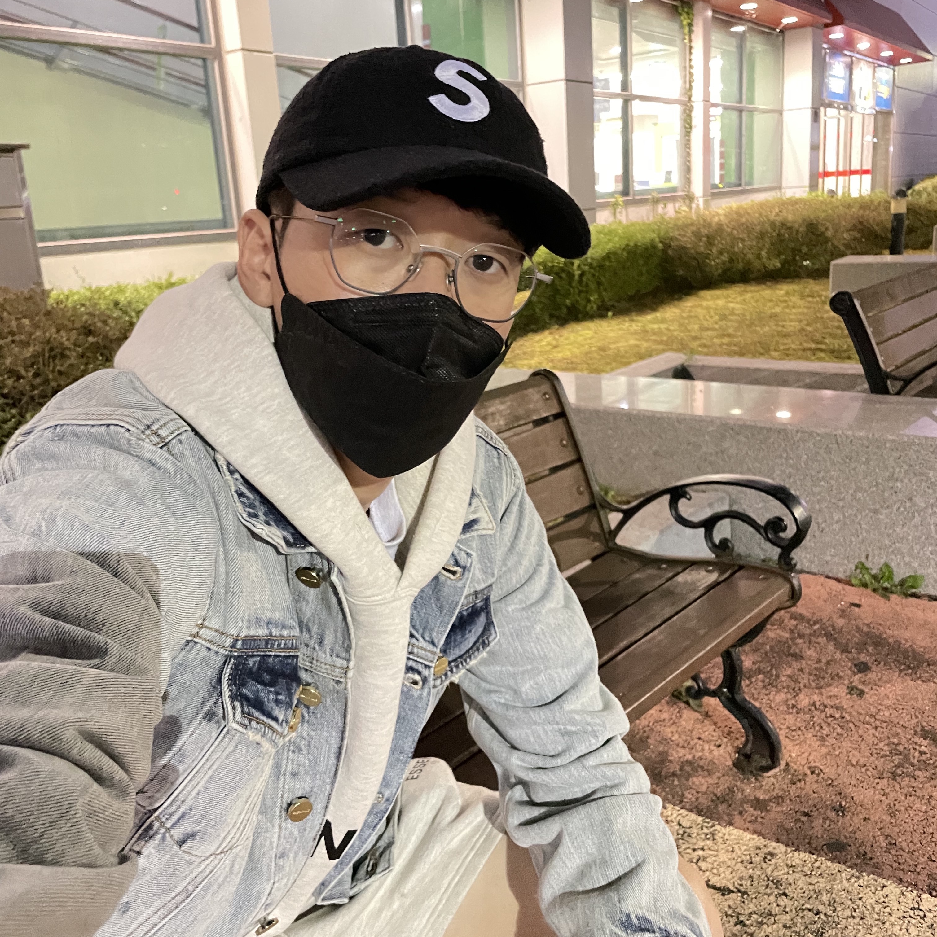 Essentials 3D Silicon Applique Pullover Hoodie Oatmeal/Oatmeal Heather/Light Heather Oatmeal 2020, Essentials Sweatshorts Oatmeal - 21SS 착용 스타일 - 3