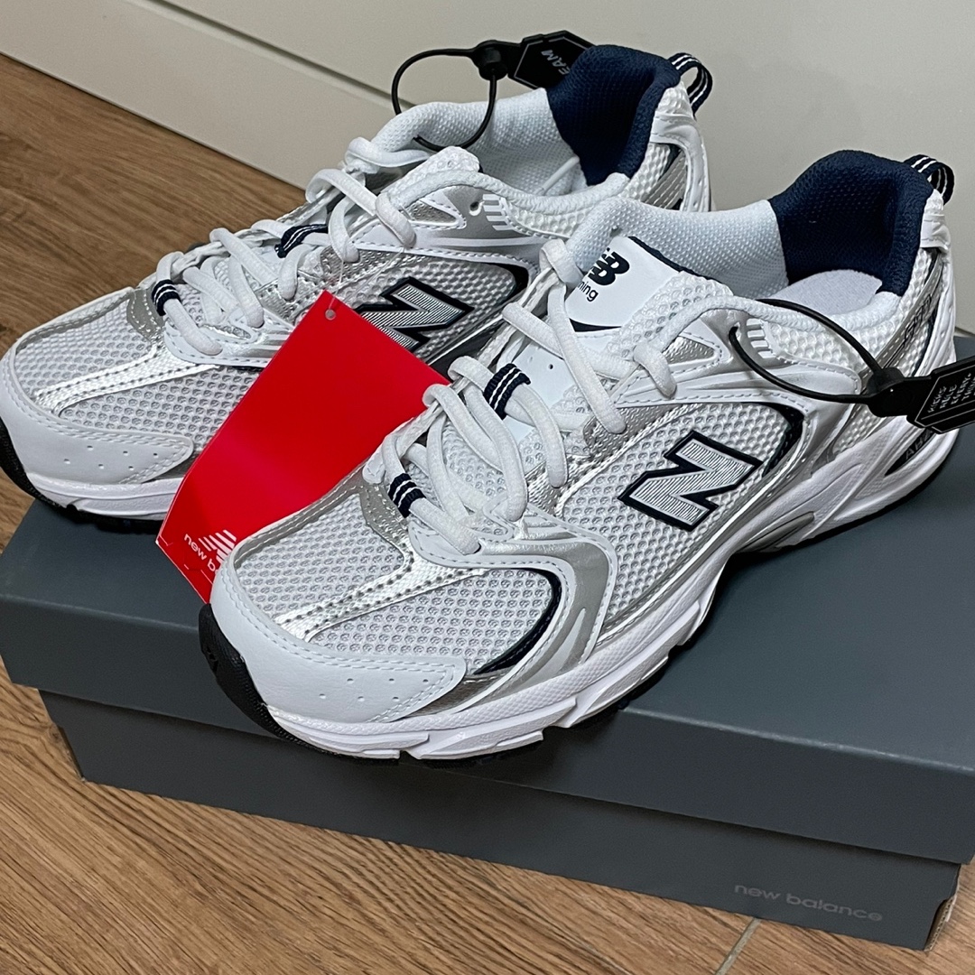 New Balance 530 White 착용 스타일 - 1