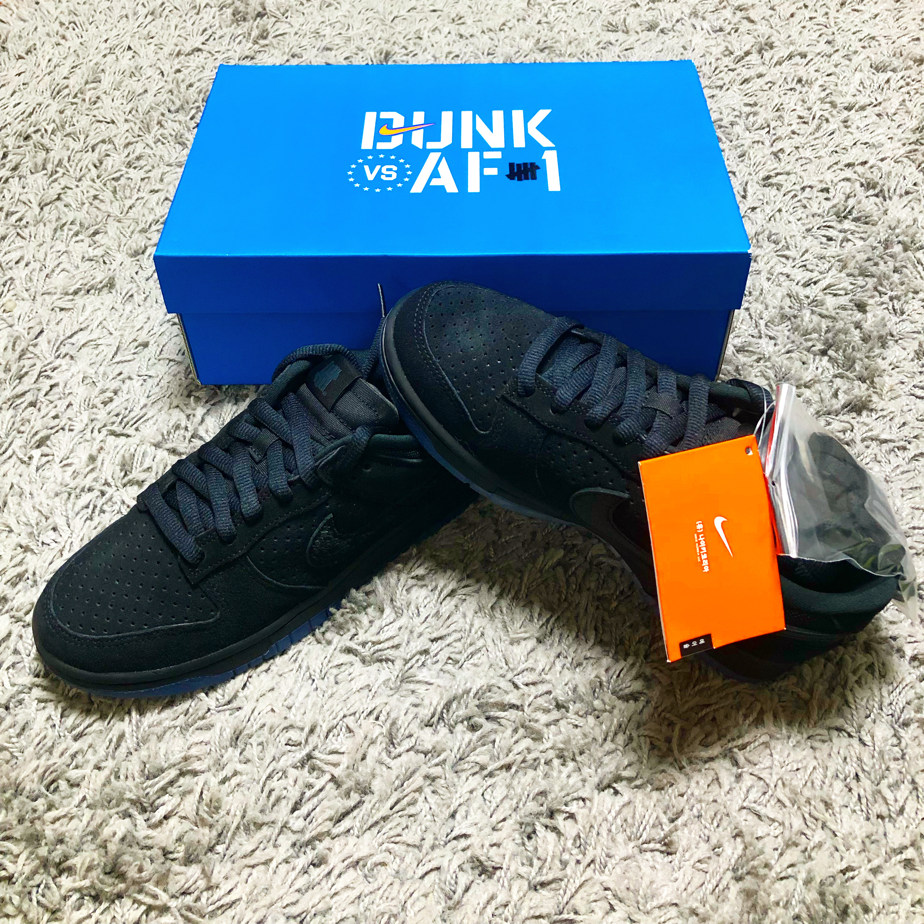 Nike x Undefeated Dunk Low SP 5 On It Black 착용 스타일