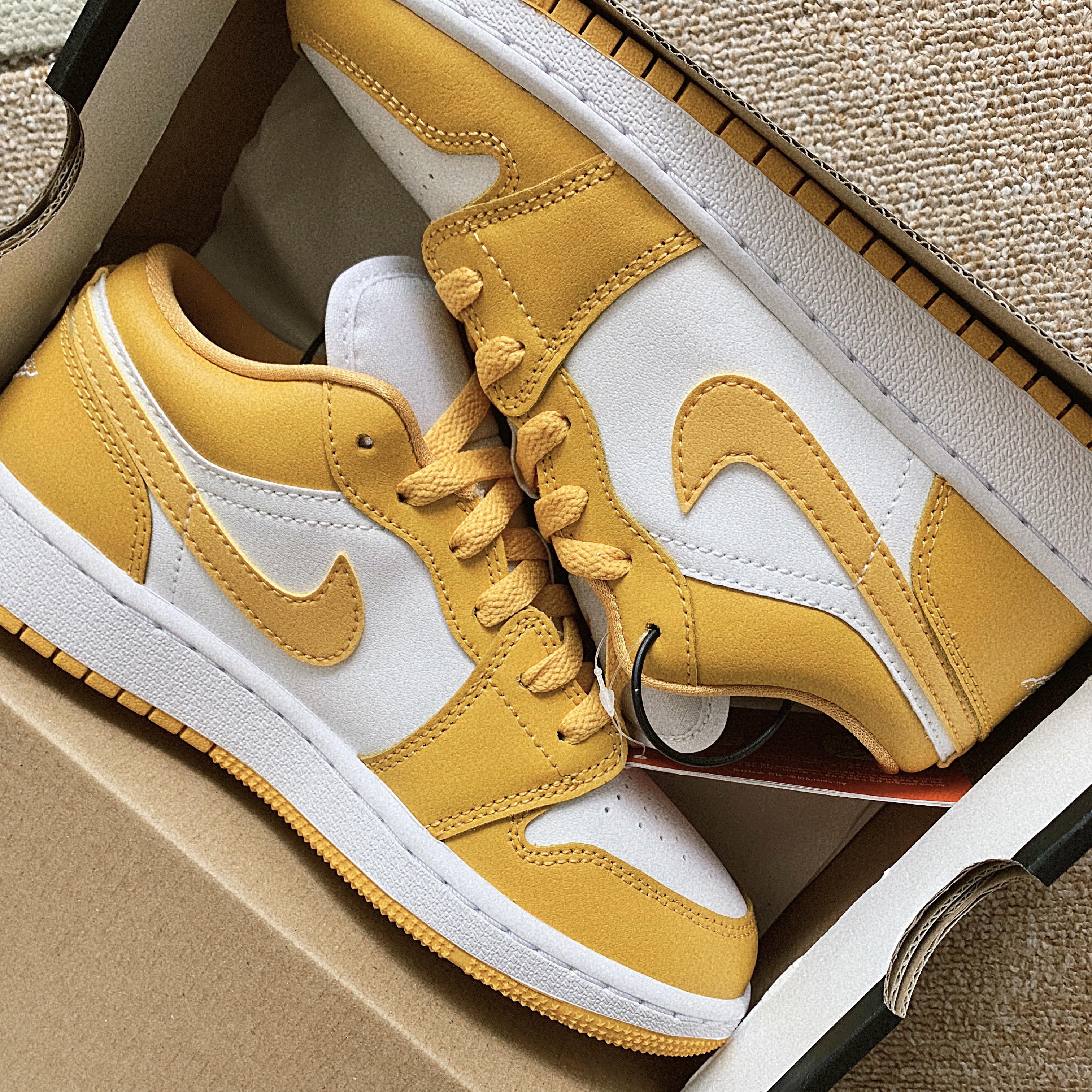 (GS) Jordan 1 Low Pollen 착용 스타일 - 2