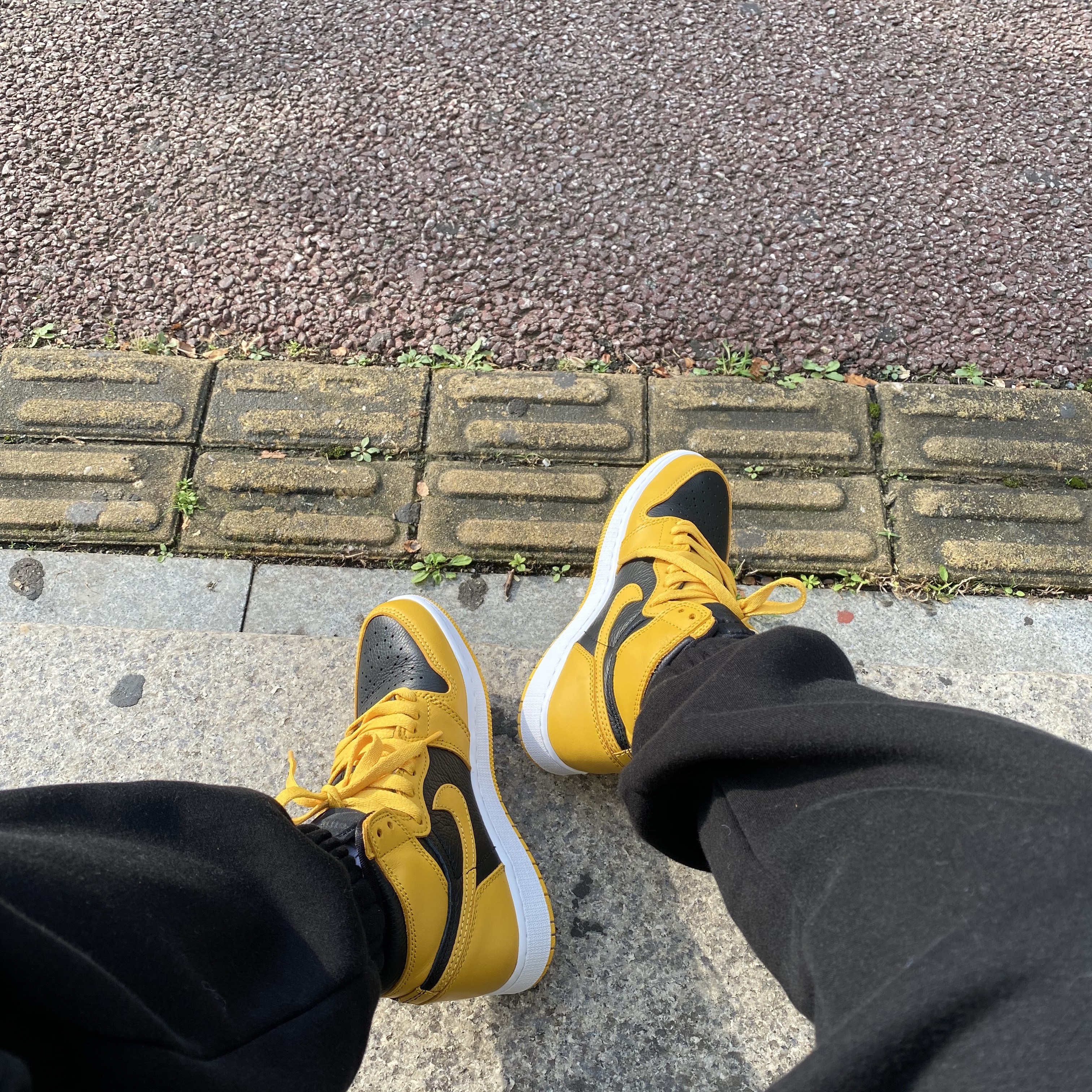 Jordan 1 Retro High OG Pollen, (GS) Jordan 1 Retro High OG Pollen 착용 스타일