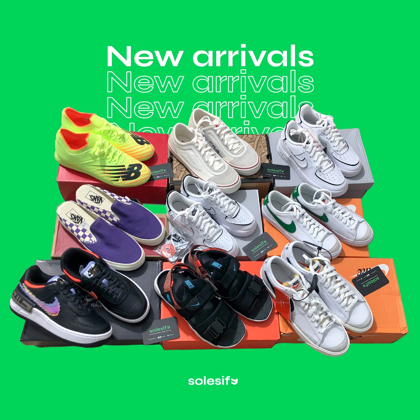 Jordan 1 Retro High OG Electro Orange, (W) Nike Air Force 1 '07 LX Pineapple Canvas μ°©μ© μ€νμΌ - 2