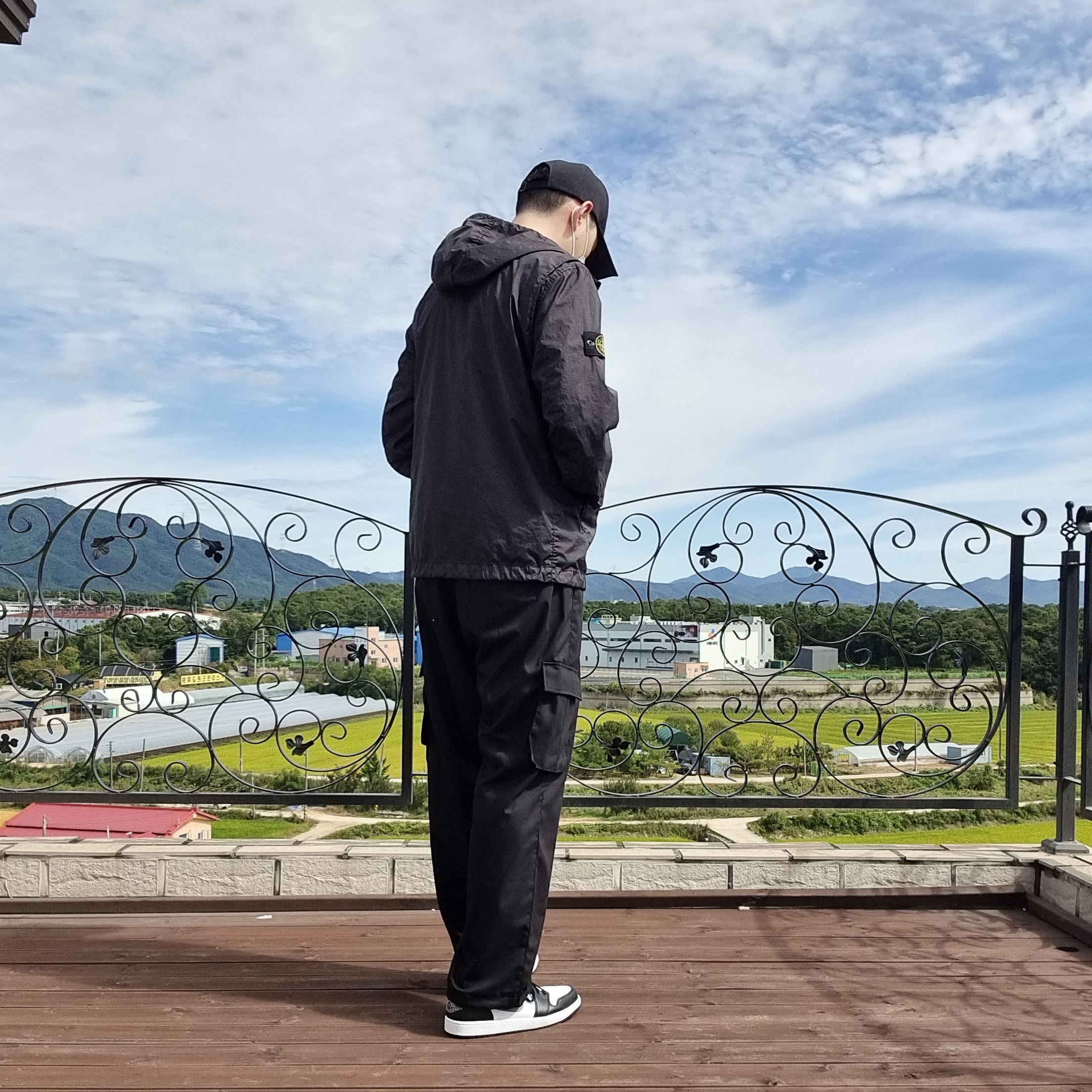 Jordan 1 Low Black Particle Grey, Stone Island 40523 Membrana 3L TC Jacket Black - 21SS 착용 스타일