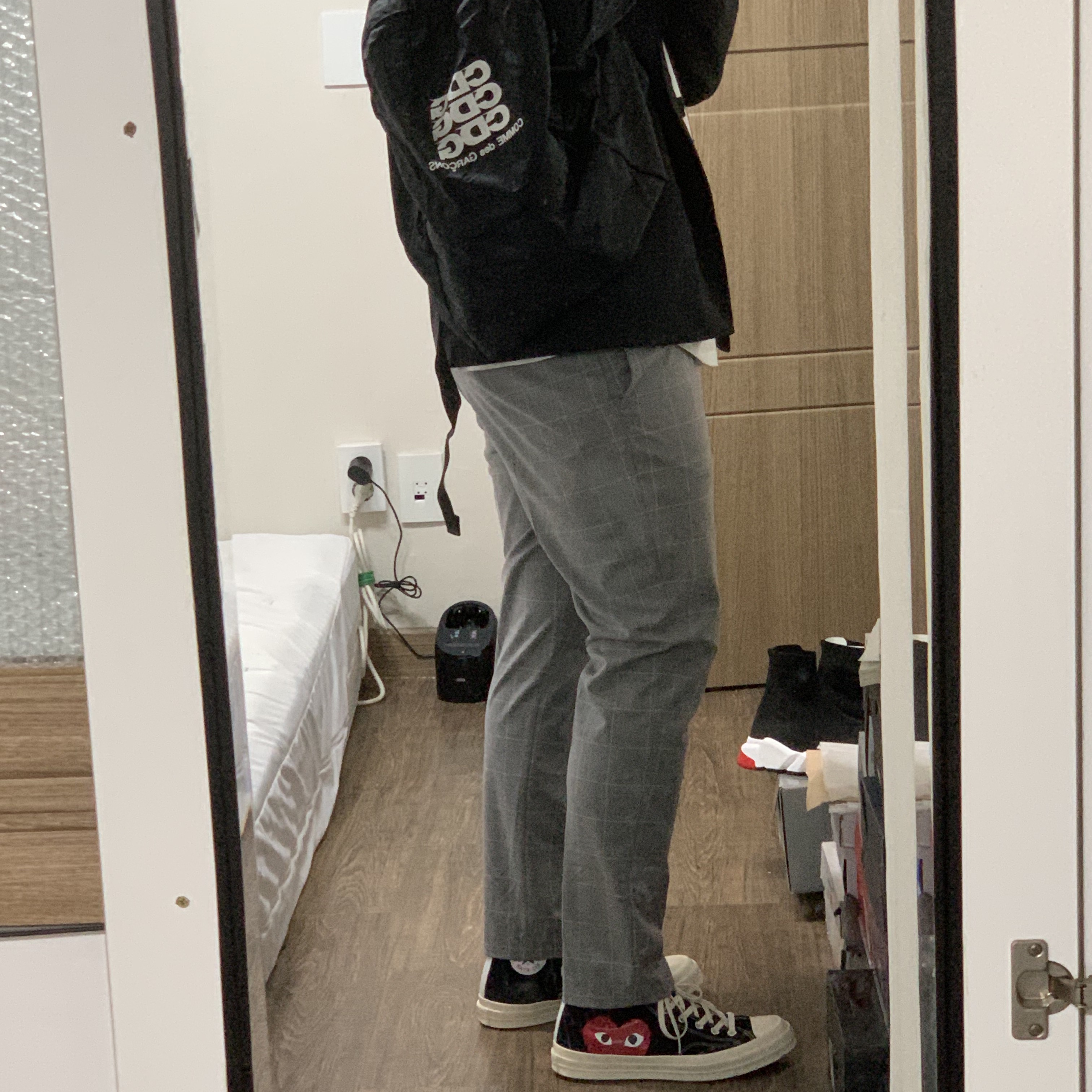 Converse x Play Comme des Garcons Chuck 70 Hi Black 착용 스타일 - 1