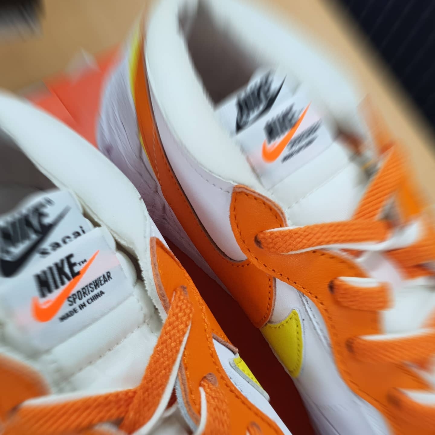 Nike x Sacai Blazer Low Magma Orange 착용 스타일 - 1