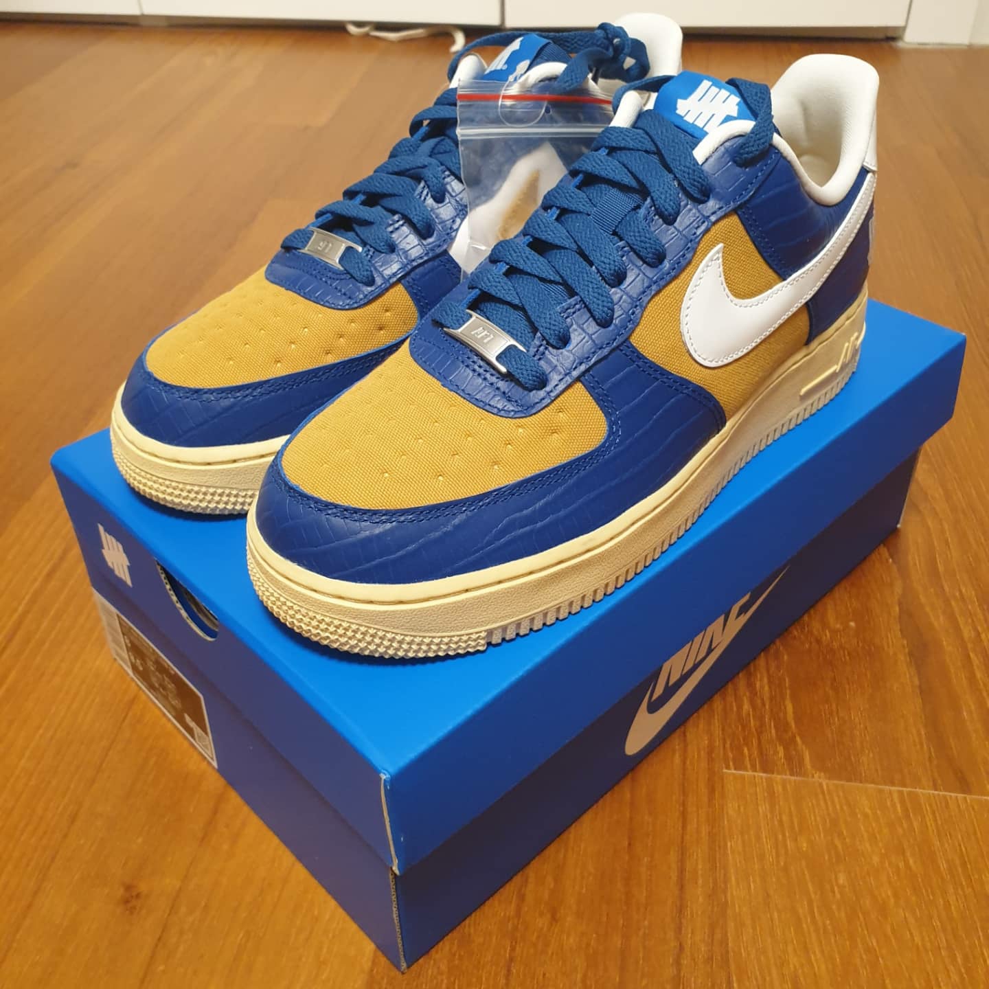 Nike x Undefeated Air Force 1 Low SP 5 On It Court Blue 착용 스타일 - 3