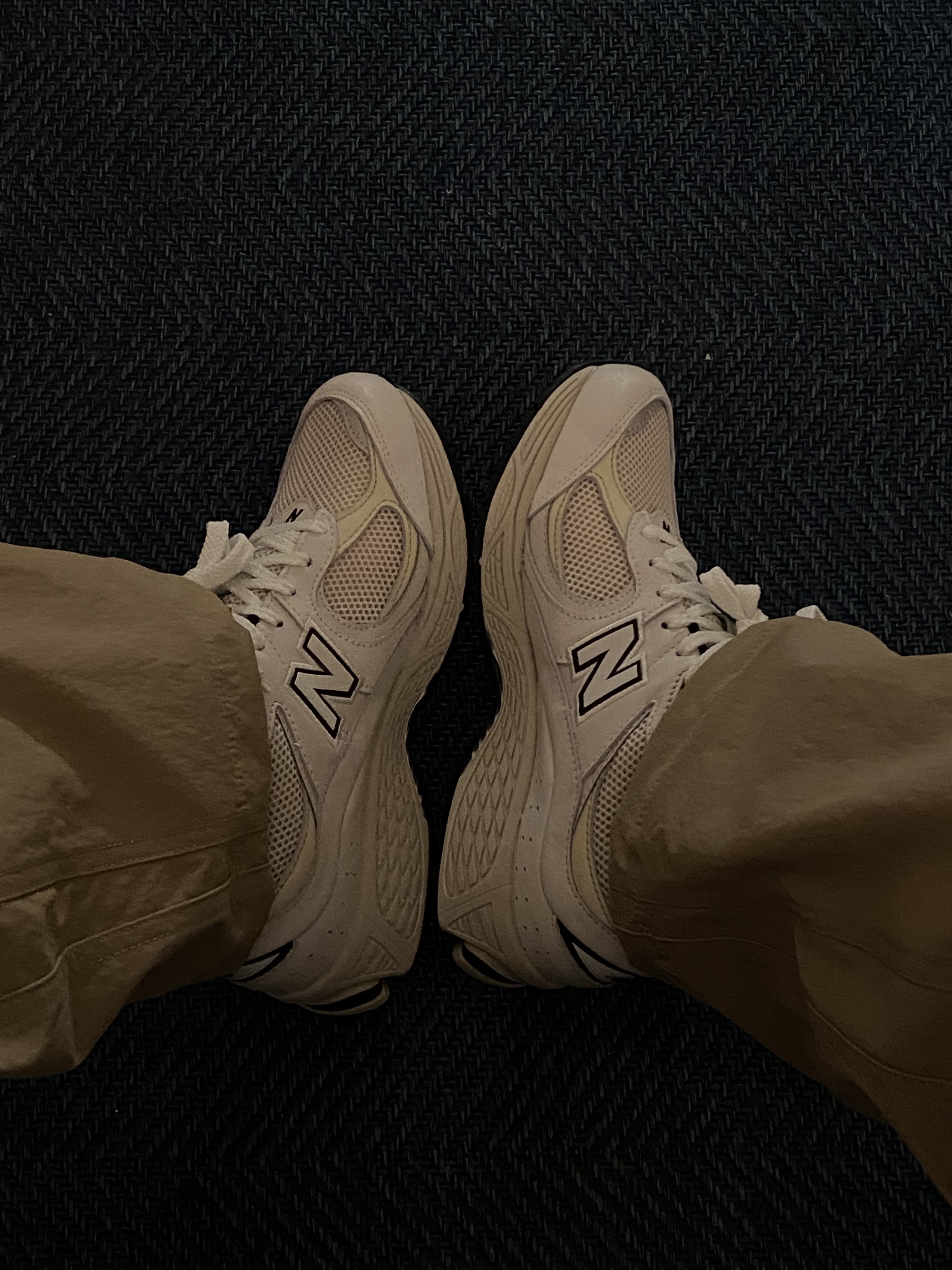 New Balance x Thisisneverthat 2002R White, New Balance 2002R White 착용 스타일 - 2