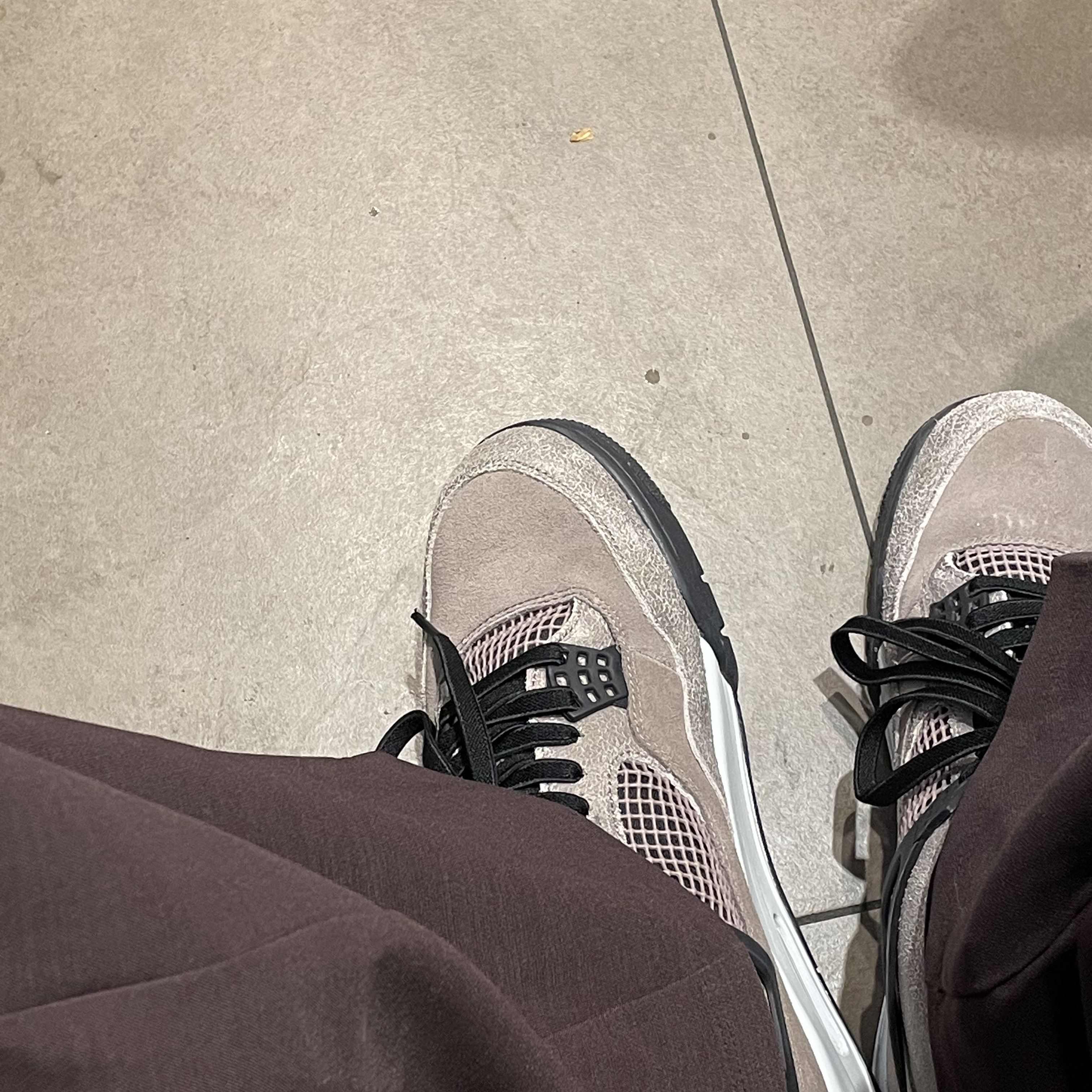 Jordan 4 Retro Taupe Haze 착용 스타일 - 2