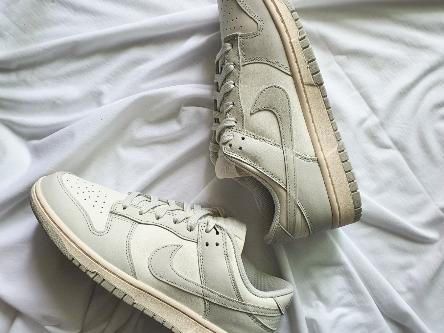 (W) Nike Dunk Low Light Bone 착용 스타일 - 2
