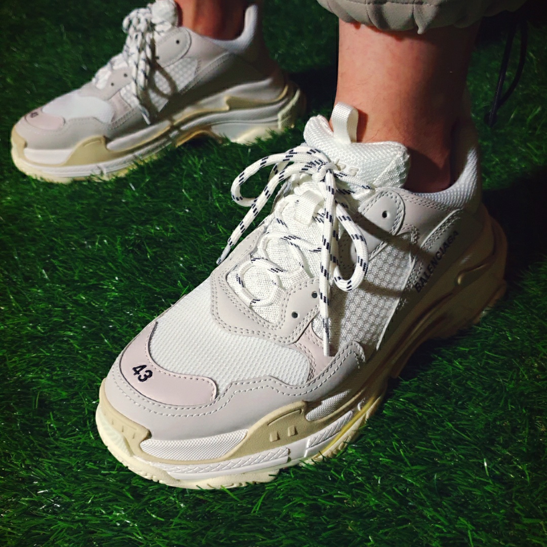 Balenciaga Triple S Sneakers White 2019 착용 스타일 - 5