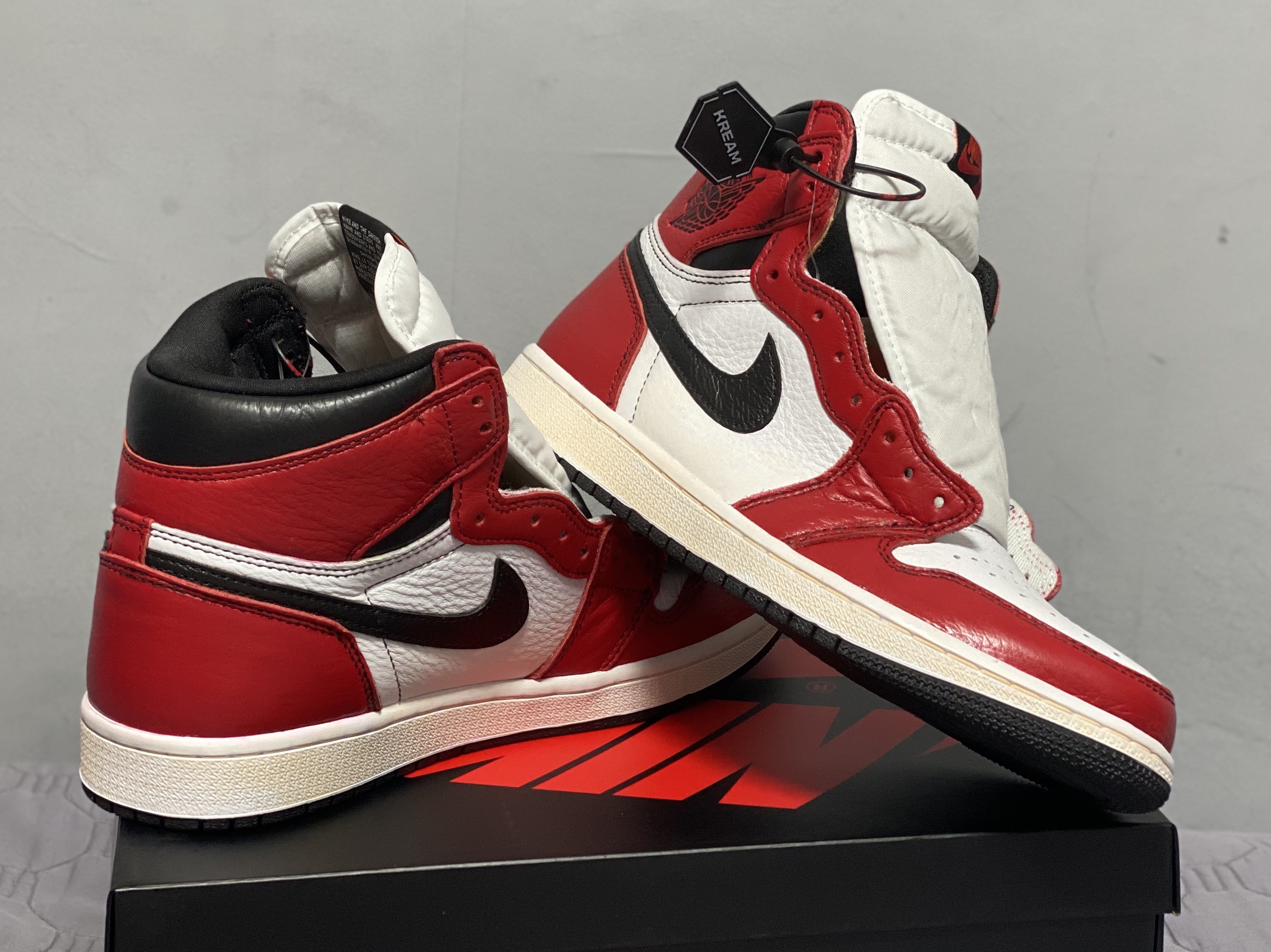 Jordan 1 Retro High OG Light Fusion Red 착용 스타일 - 4