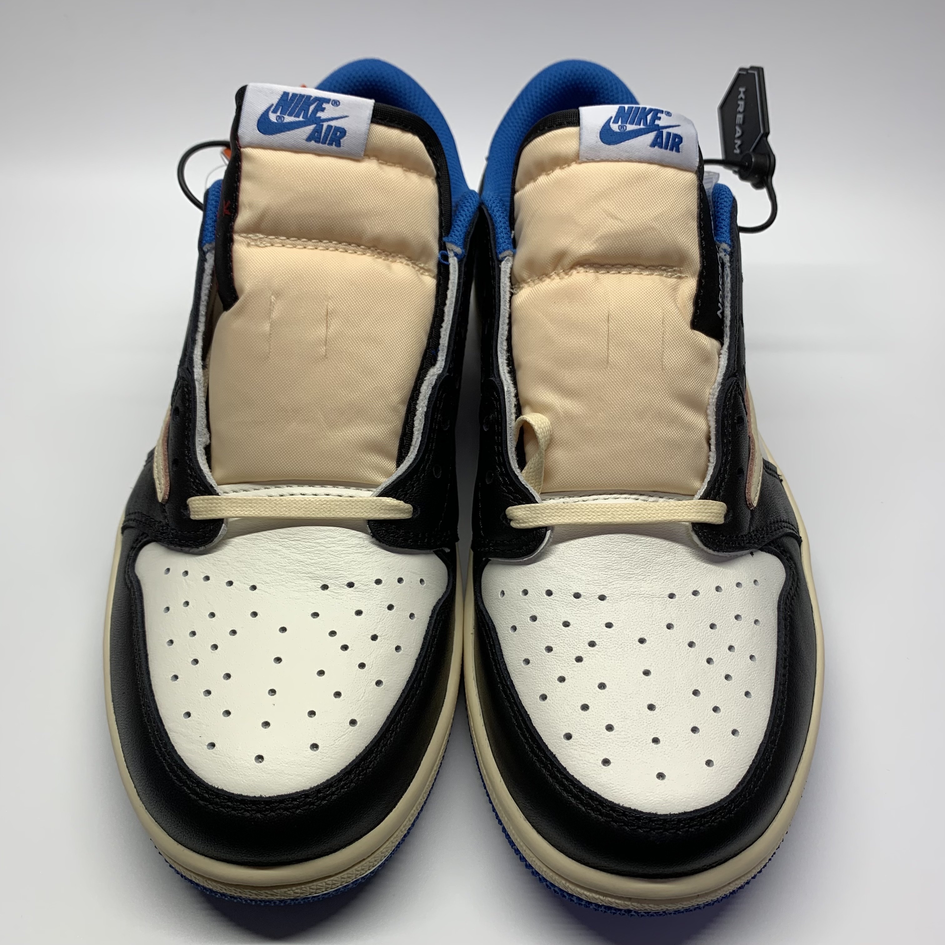 Jordan 1 x Travis Scott x Fragment Retro Low OG SP Military Blue 착용 스타일 - 2