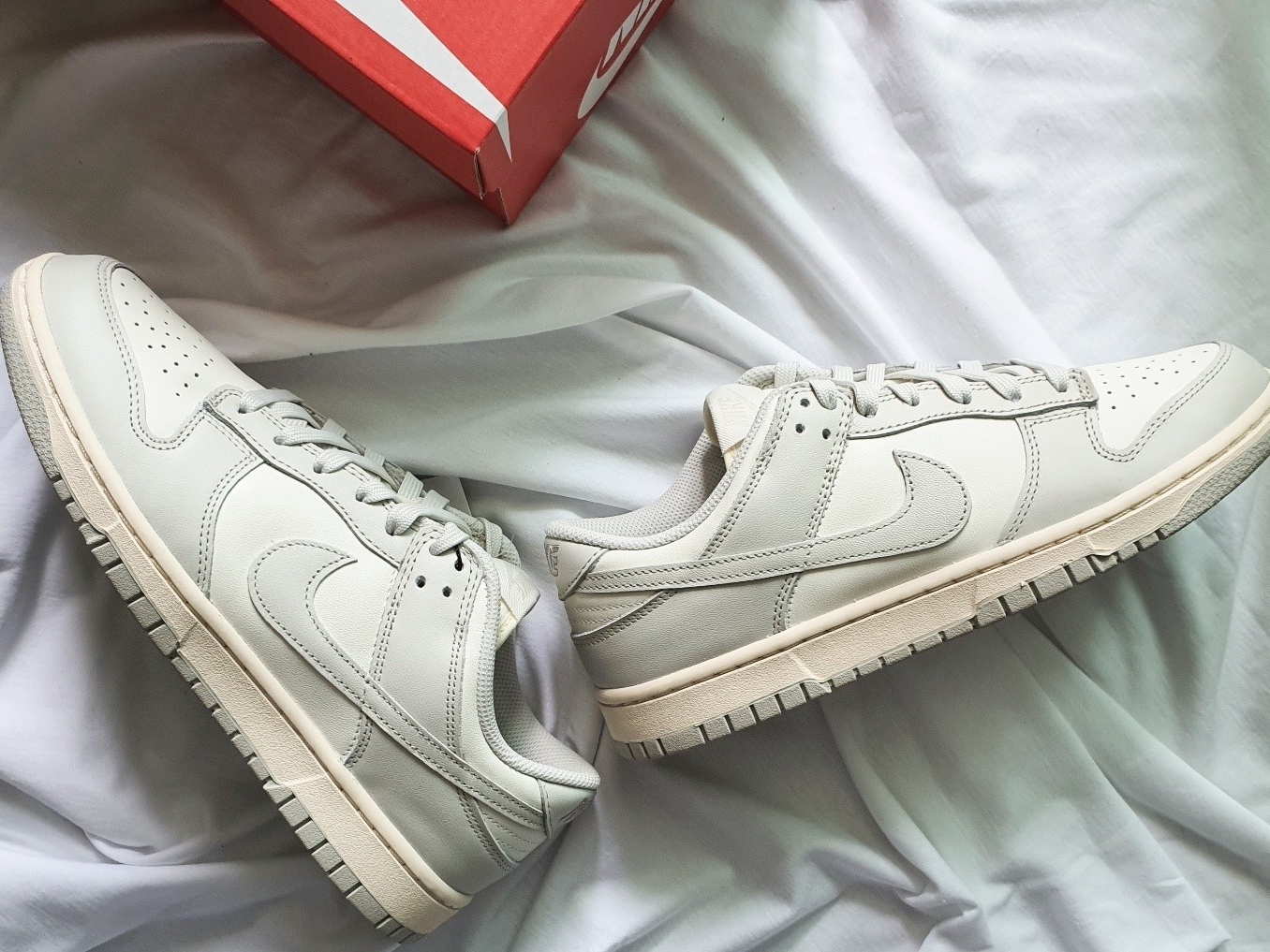 (W) Nike Dunk Low Light Bone 착용 스타일 - 5