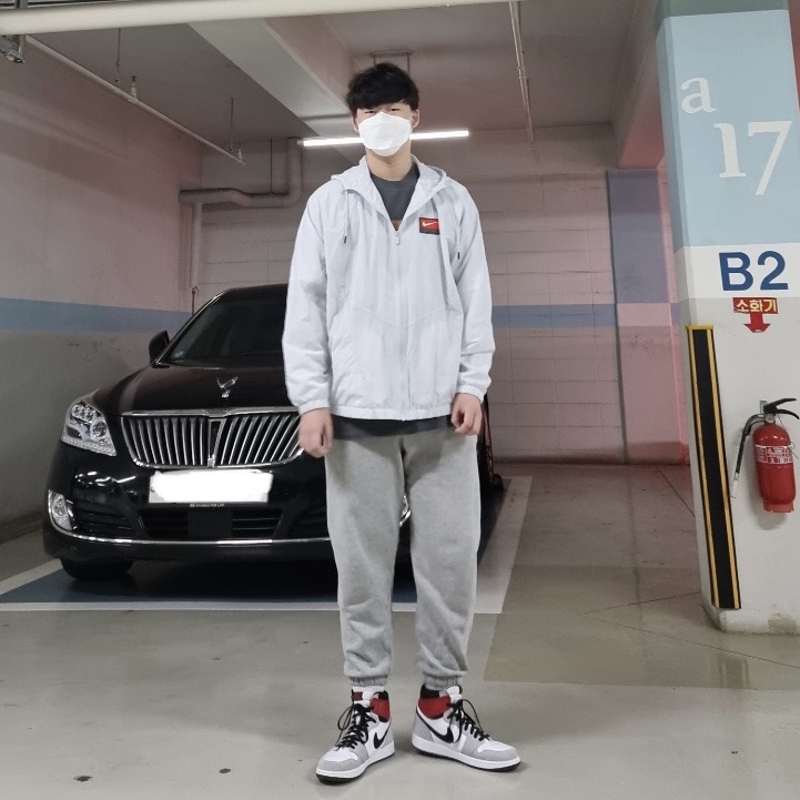 Jordan 1 Retro High OG Light Smoke Grey 착용 스타일