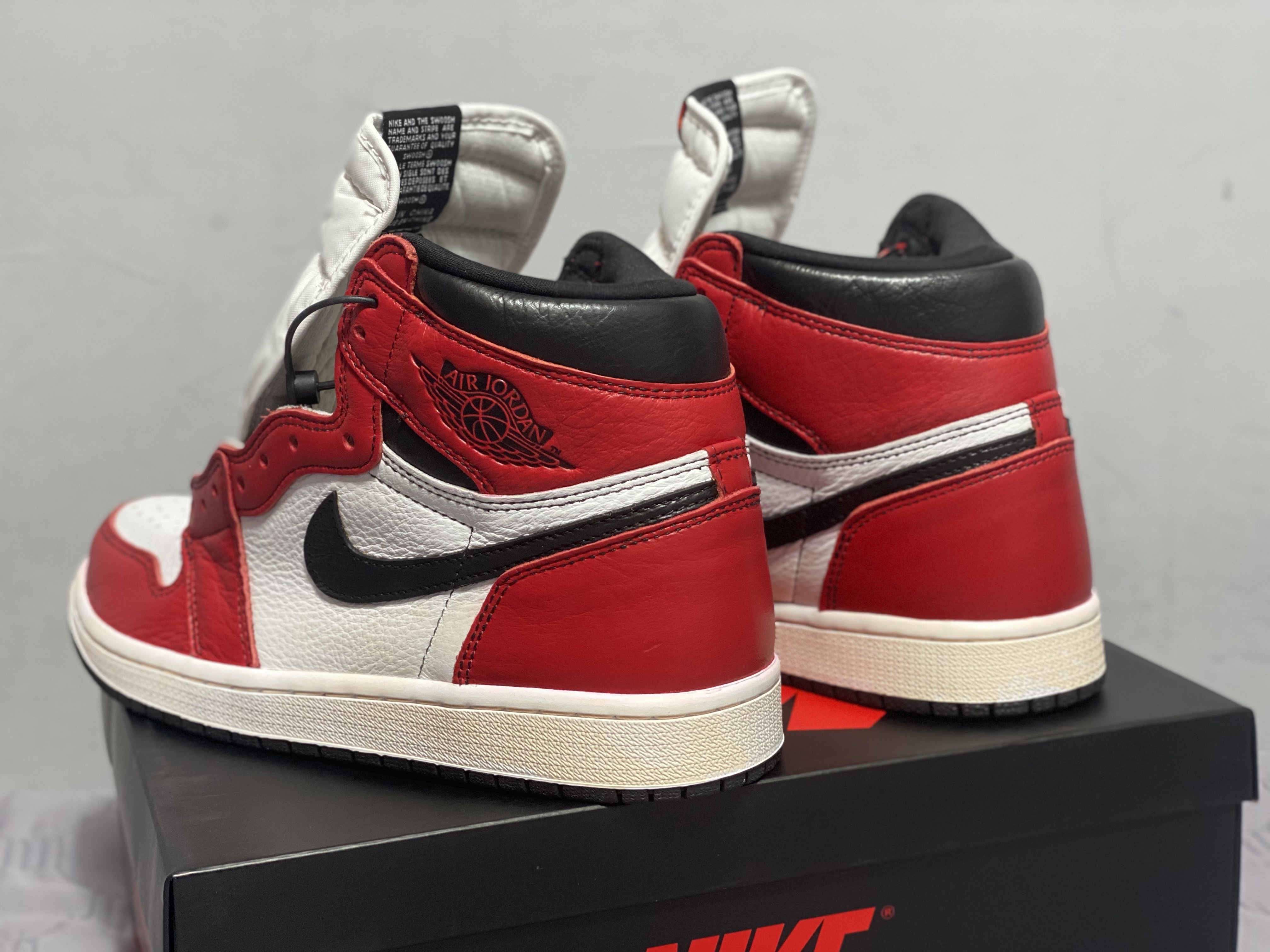 Jordan 1 Retro High OG Light Fusion Red 착용 스타일 - 3