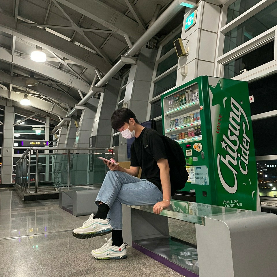 Nike Air Max 97 SE Worldwide Pack 착용 스타일
