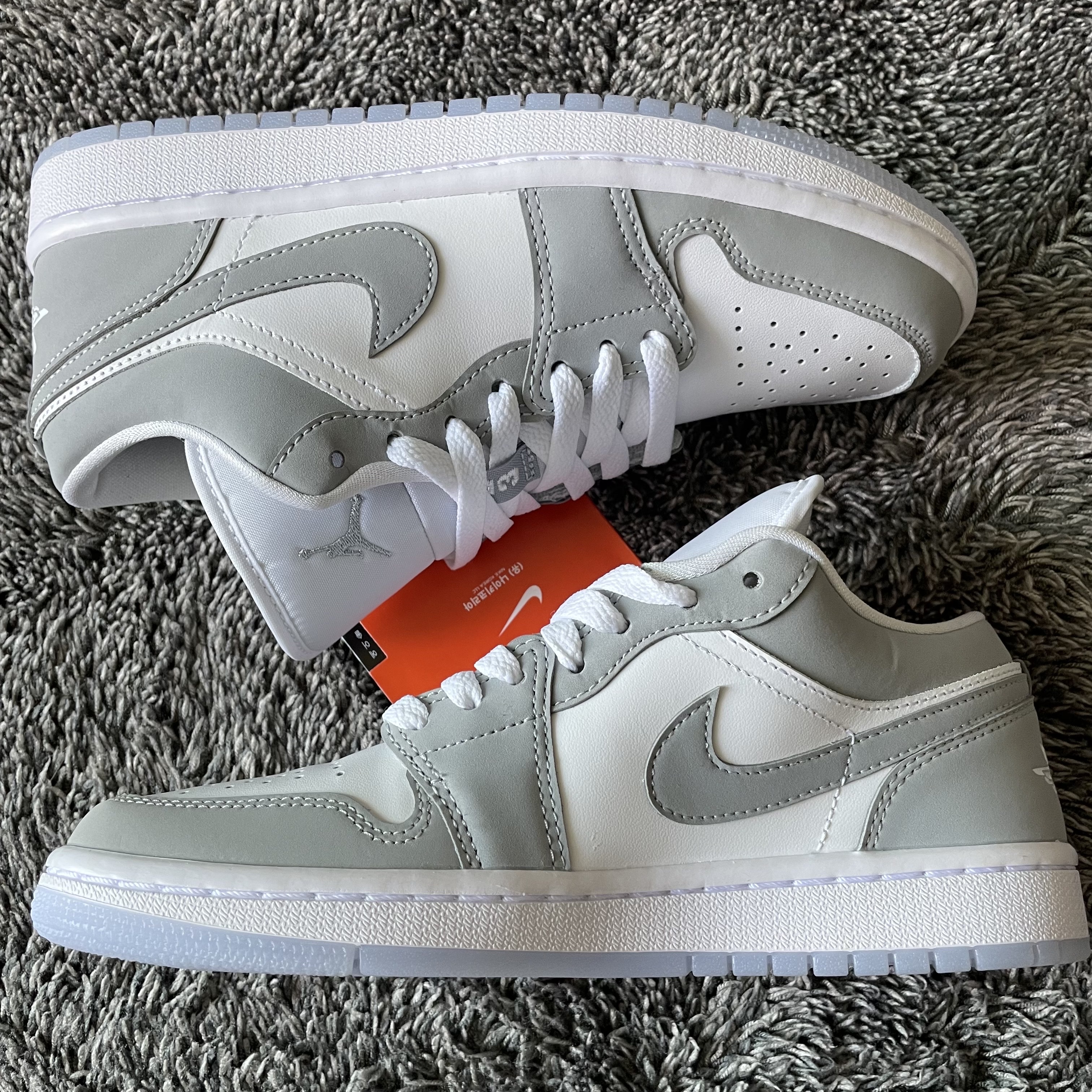 (W) Jordan 1 Low White Wolf Grey 착용 스타일 - 2