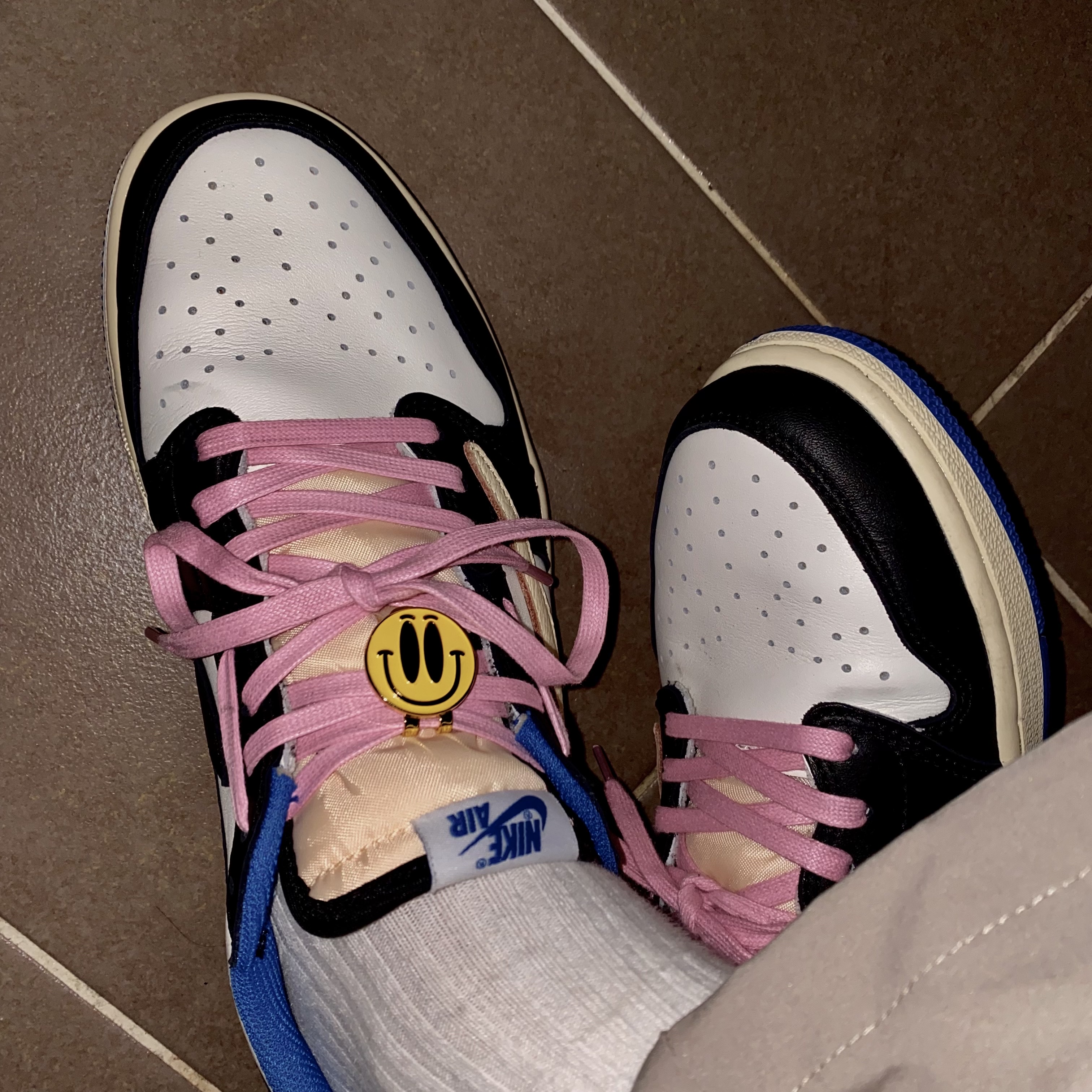 Jordan 1 x Travis Scott x Fragment Retro Low OG SP Military Blue 착용 스타일