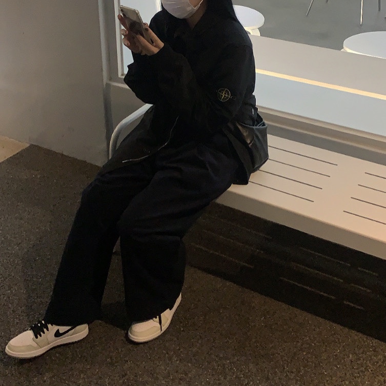 (W) Jordan 1 Zoom Air CMFT Light Bone, Stone Island 41022 Micro Reps Nylon Jacket Black - 21SS 착용 스타일