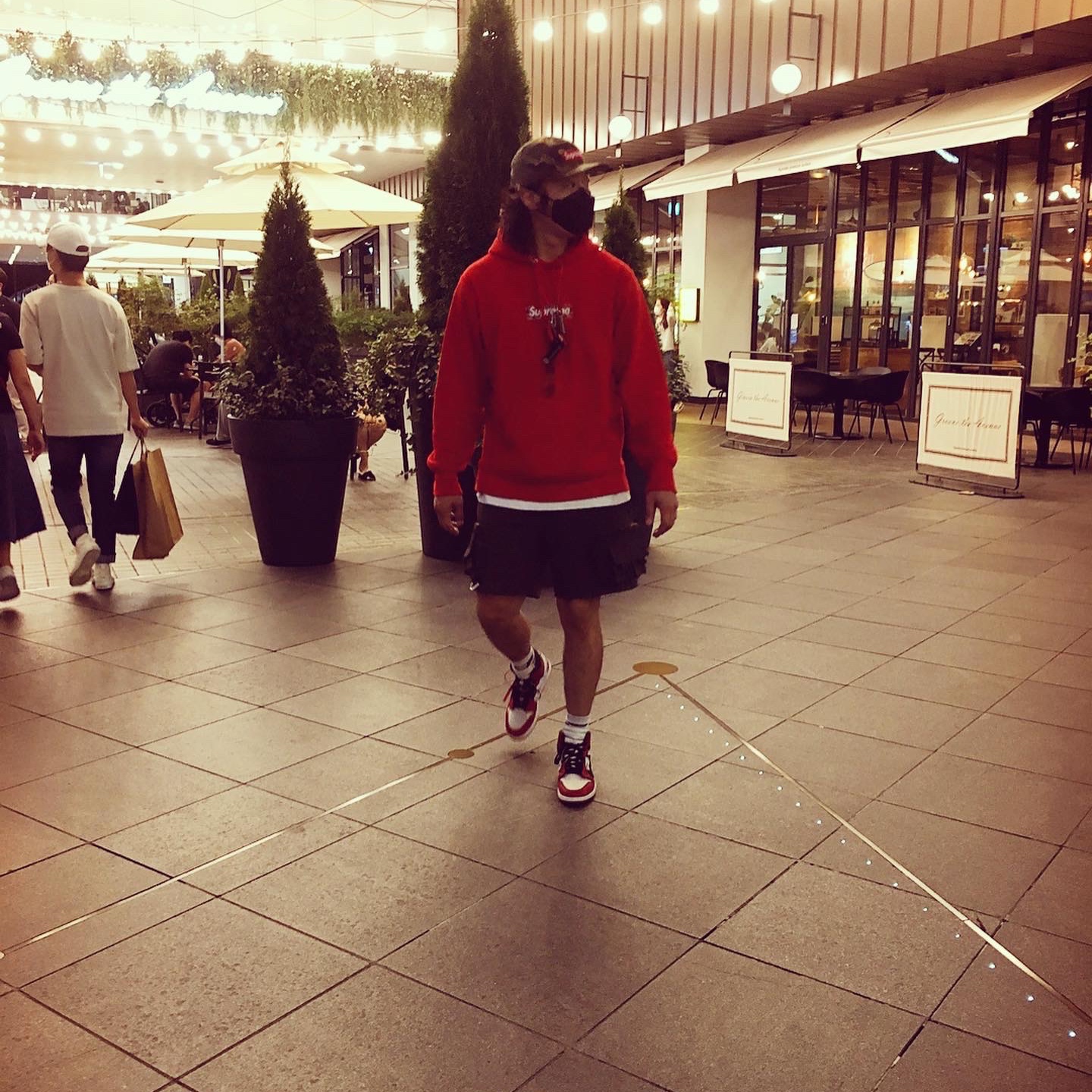 Jordan 1 x Off-White Retro High Chicago The Ten, Supreme Bandana Box Logo Hooded Sweatshirt Red - 19FW 착용 스타일 - 1