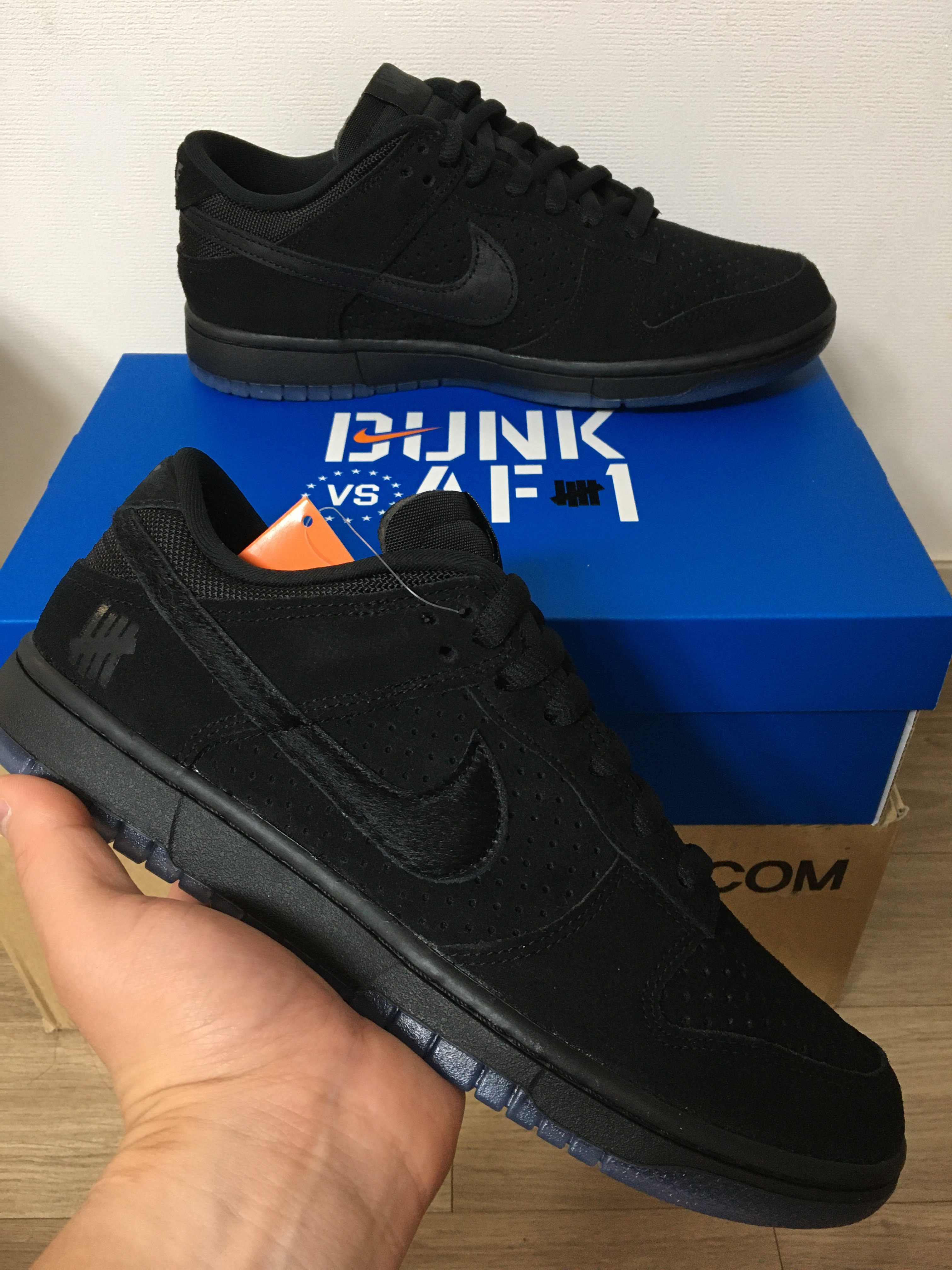 Nike x Undefeated Dunk Low SP 5 On It Black 착용 스타일 - 2