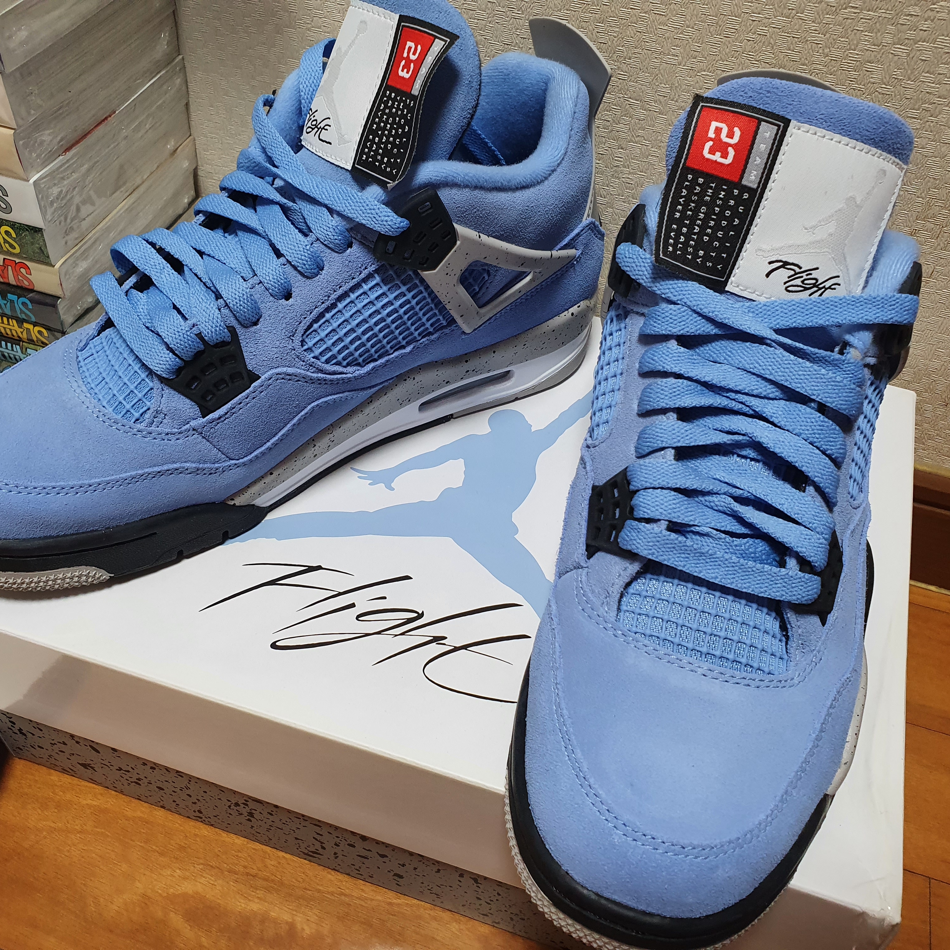 Jordan 4 Retro University Blue 착용 스타일
