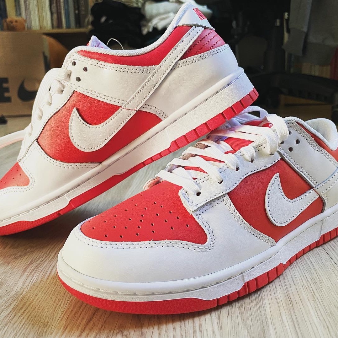 Nike Dunk Low Retro Championship Red 착용 스타일 - 2