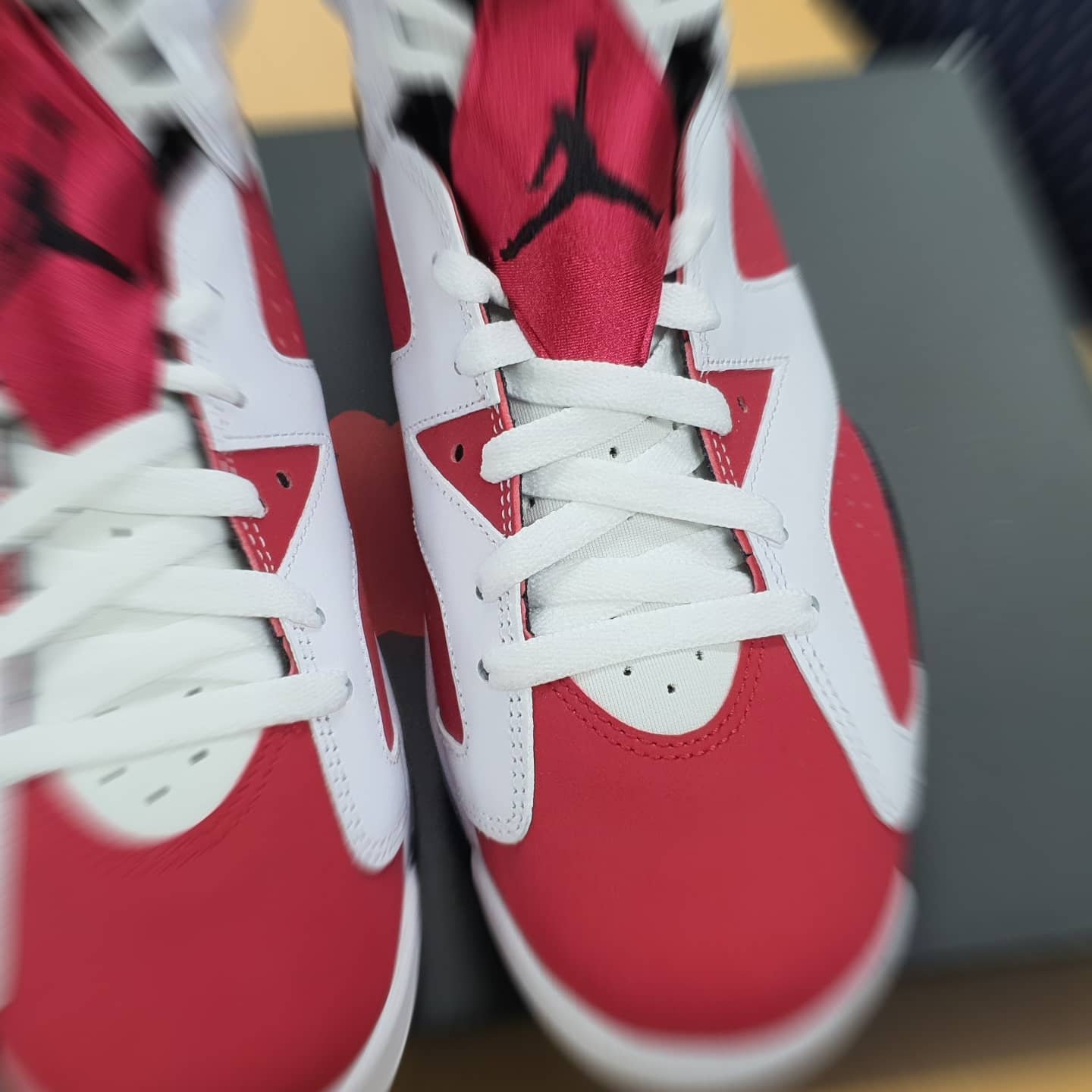 Jordan 6 Retro Carmine 2021 착용 스타일 - 1