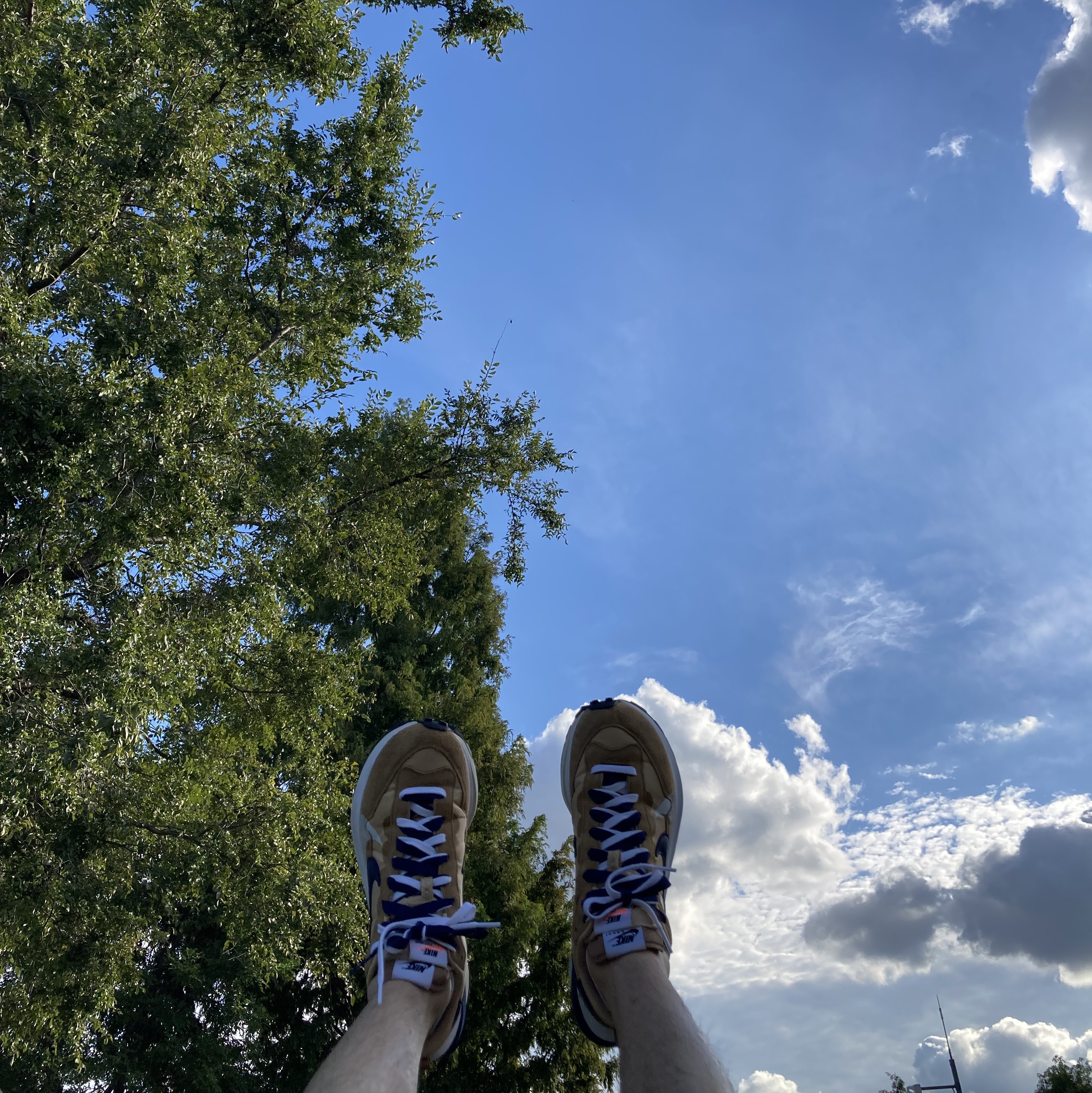 Nike x Sacai VaporWaffle Sesame and Blue Void 착용 스타일