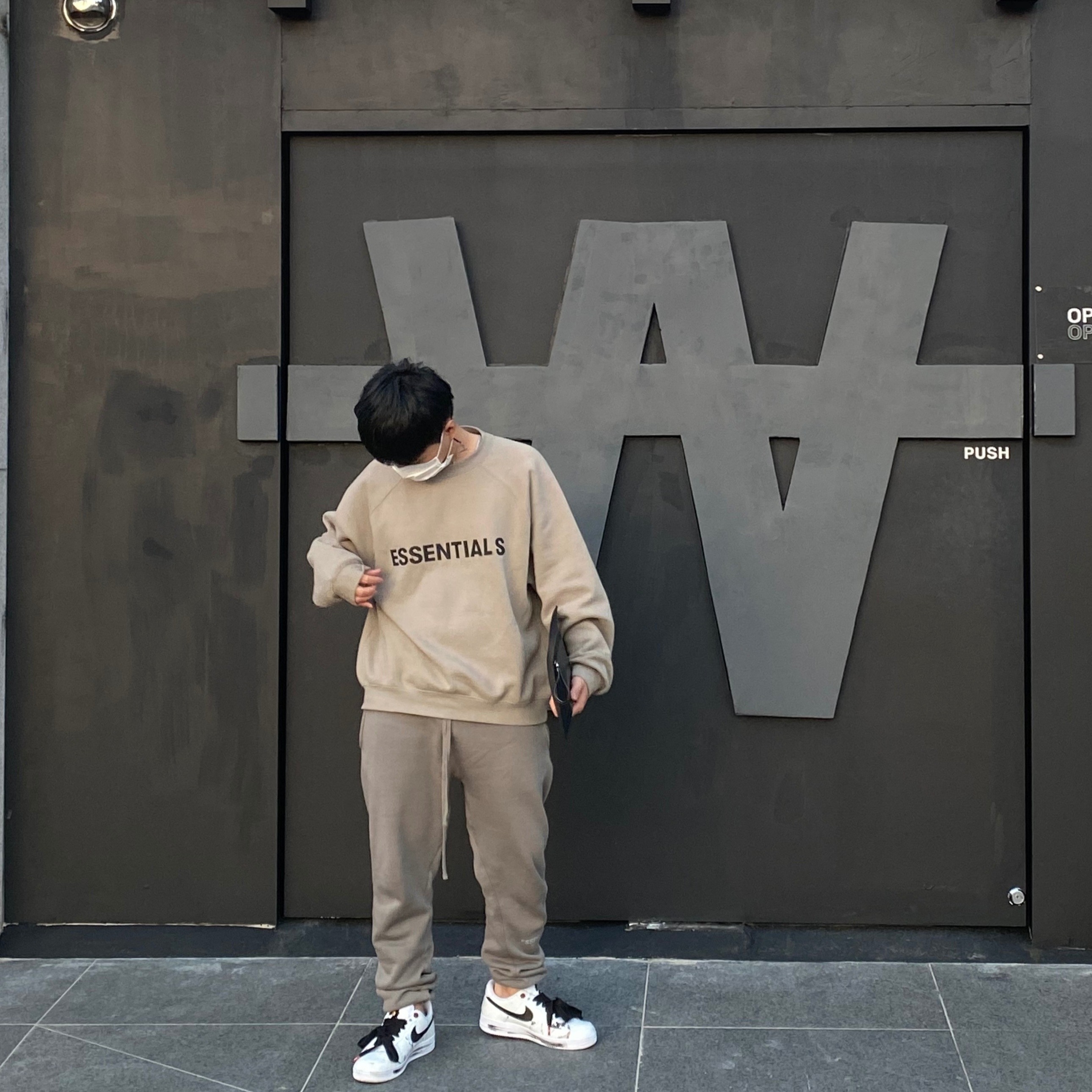 Nike x Peaceminusone Air Force 1 Low Para-Noise 2.0, Essentials Pull-Over Crewneck Sweatshirt Taupe - 21SS 착용 스타일